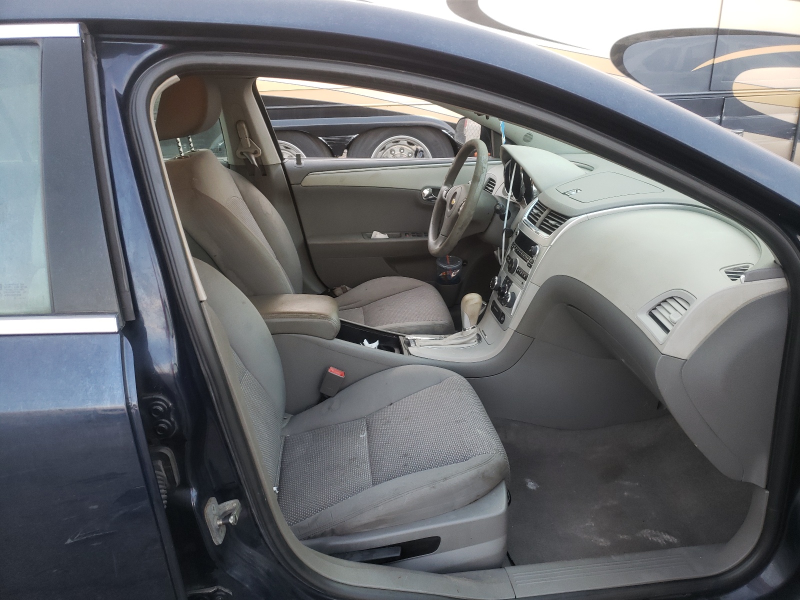 Photo 5 from auction – 2011 CHEVROLET MALIBU LS with VIN 1G1ZA5EU0BF178030