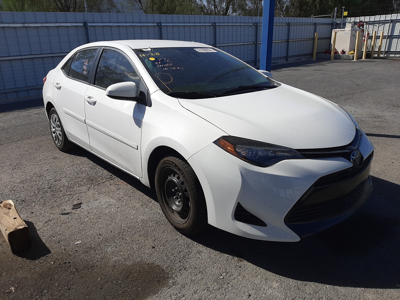 Photo 13 from auction – 2017 TOYOTA COROLLA L with VIN 2T1BURHE5HC847096