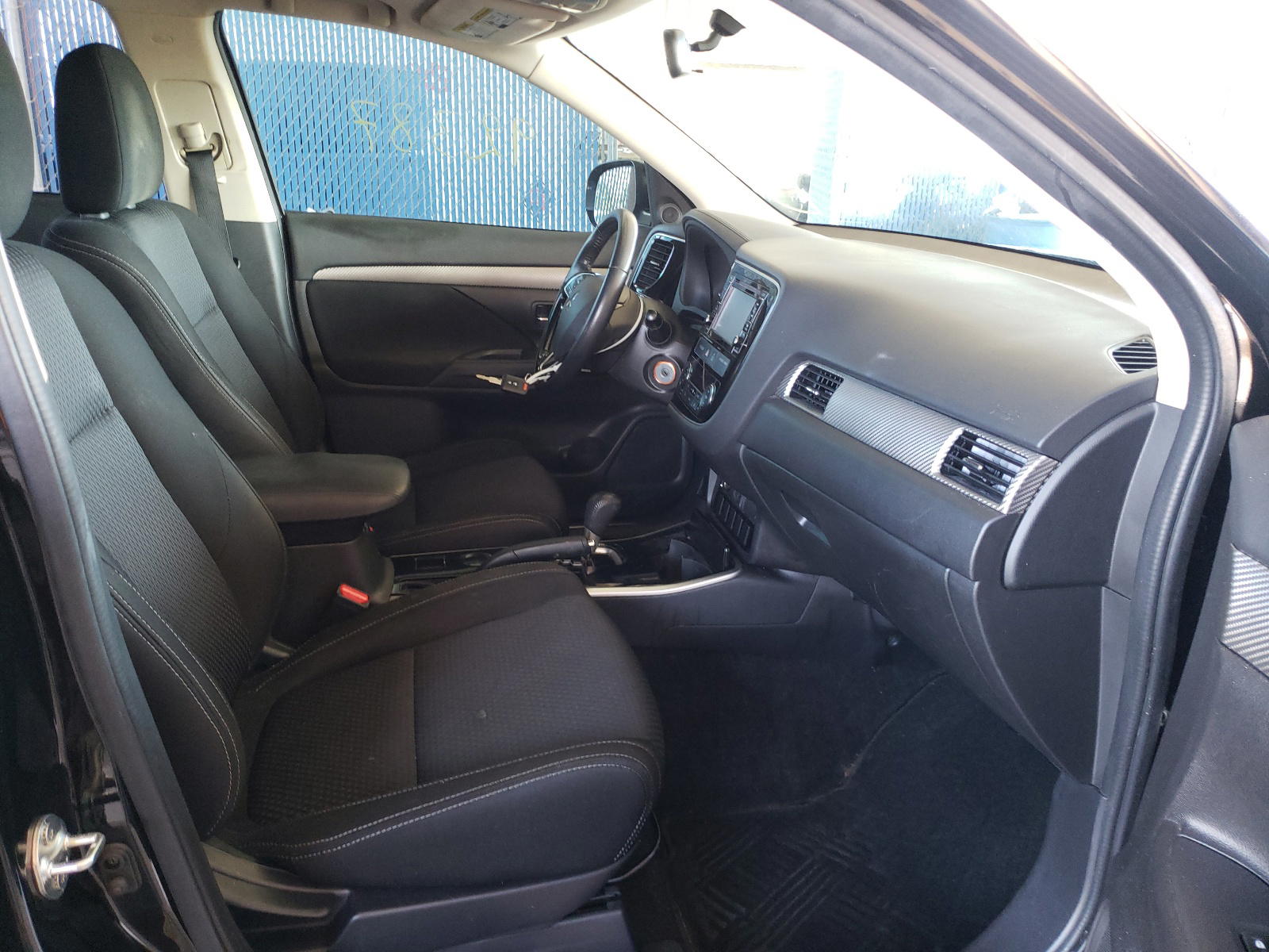 Photo 5 from auction – 2017 MITSUBISHI OUTLANDER with VIN JA4AD2A32HZ063387