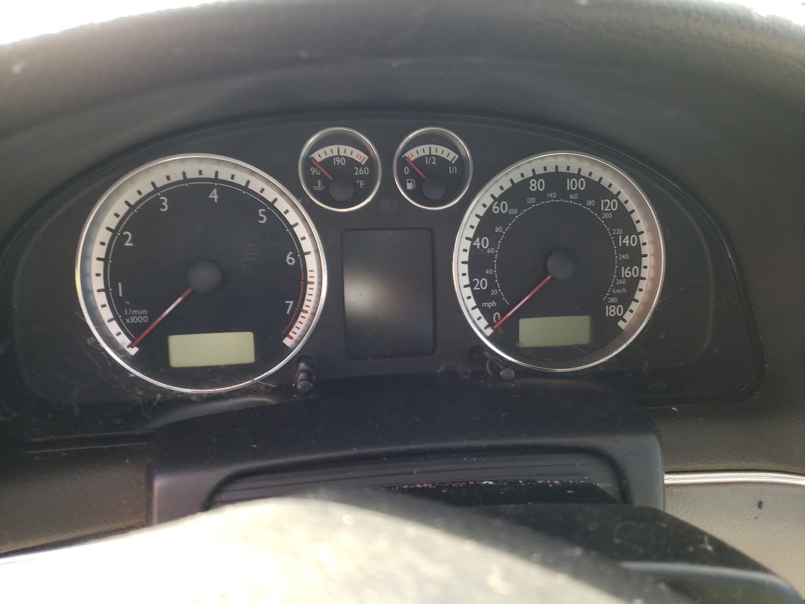 Photo 8 from auction – 2003 VOLKSWAGEN PASSAT W8 with VIN WVWUK63B13P349689