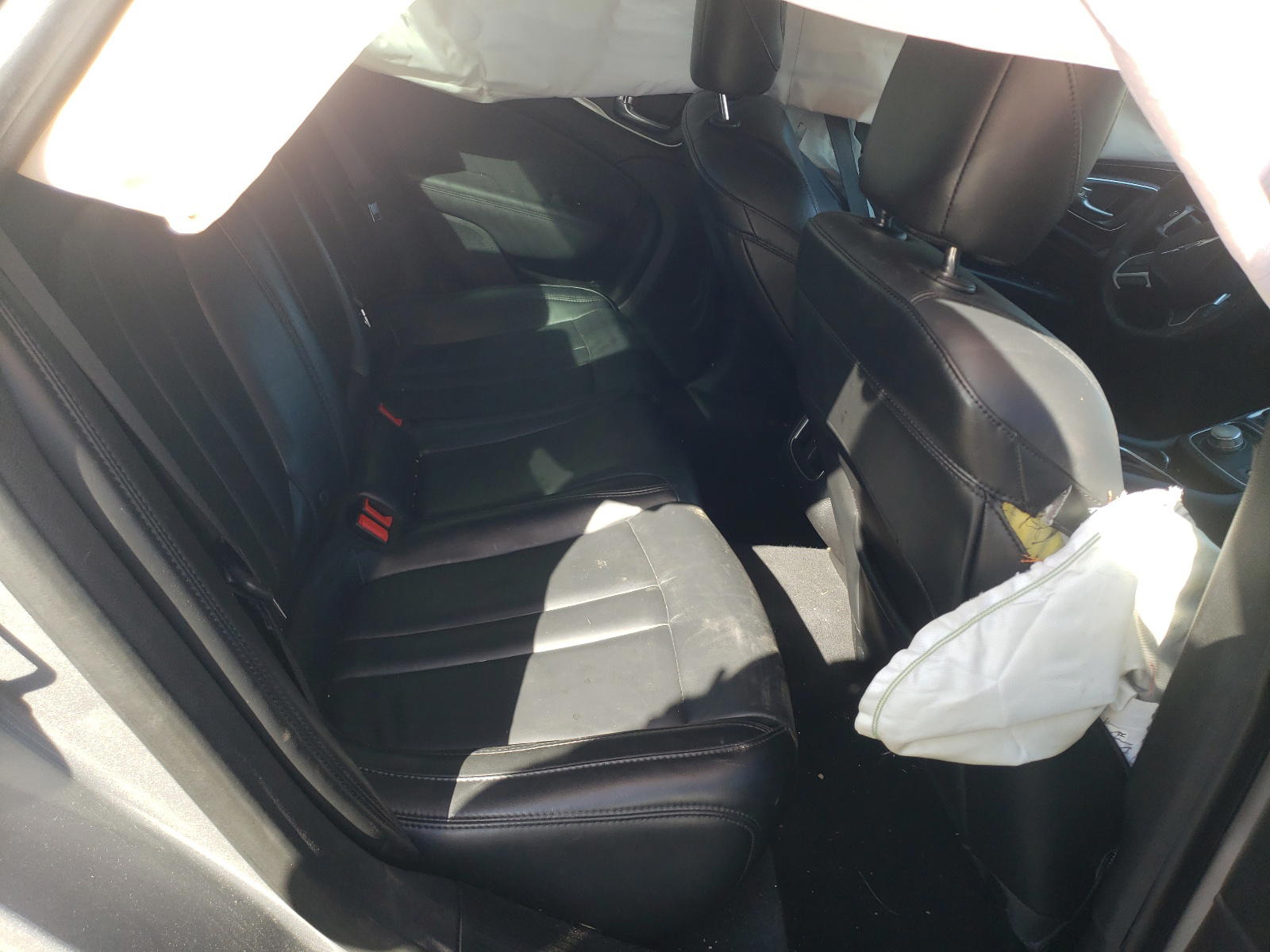 Photo 6 from auction – 2015 CHRYSLER 200 C with VIN 1C3CCCCG9FN501368