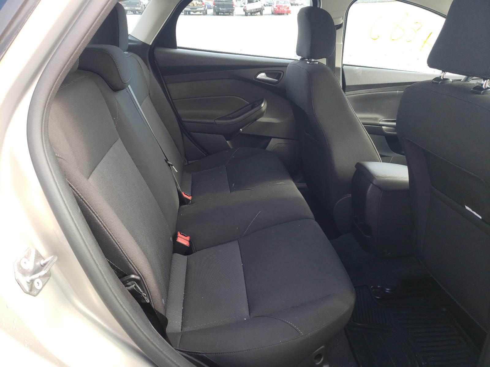 Photo 6 from auction – 2015 FORD FOCUS SE with VIN 1FADP3K25FL330677