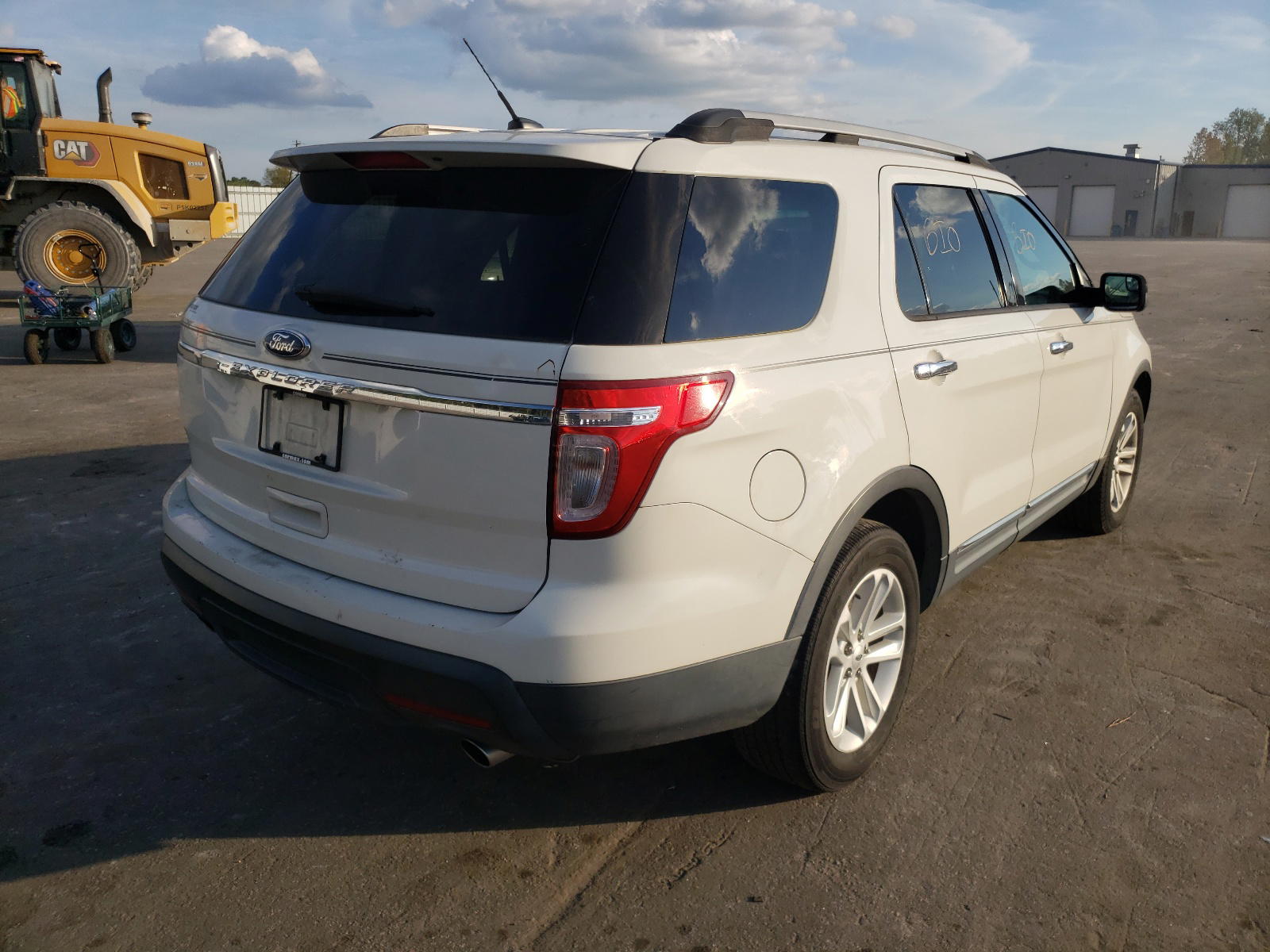 Photo 4 from auction – 2012 FORD EXPLORER with VIN 1FMHK7B86CGA22617