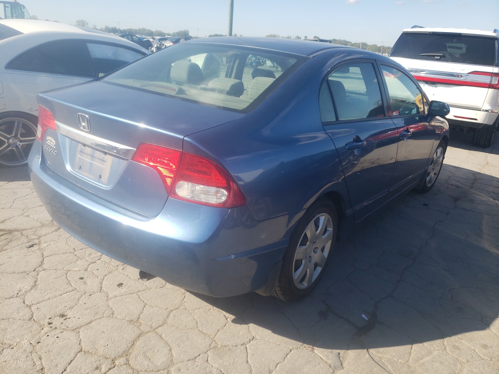 Photo 4 from auction – 2011 HONDA CIVIC LX with VIN 2HGFA1F55BH537222