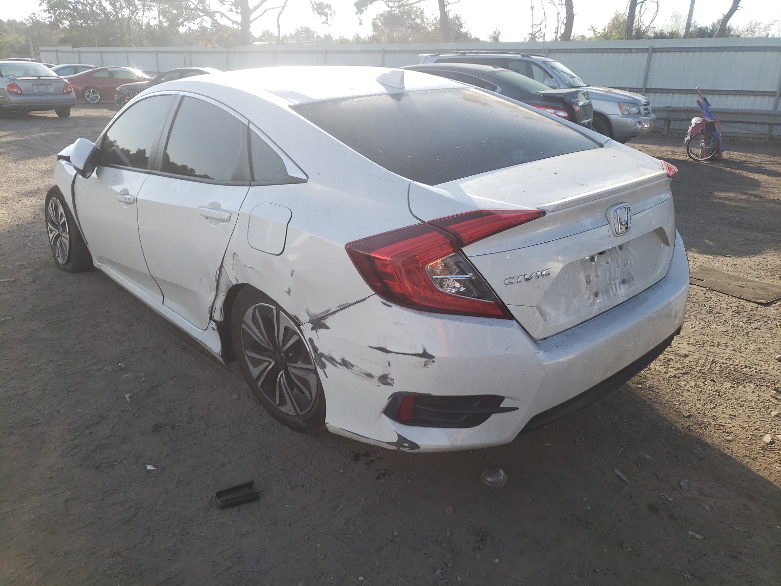 Photo 3 from auction – 2017 HONDA CIVIC EX with VIN 19XFC1F38HE207277