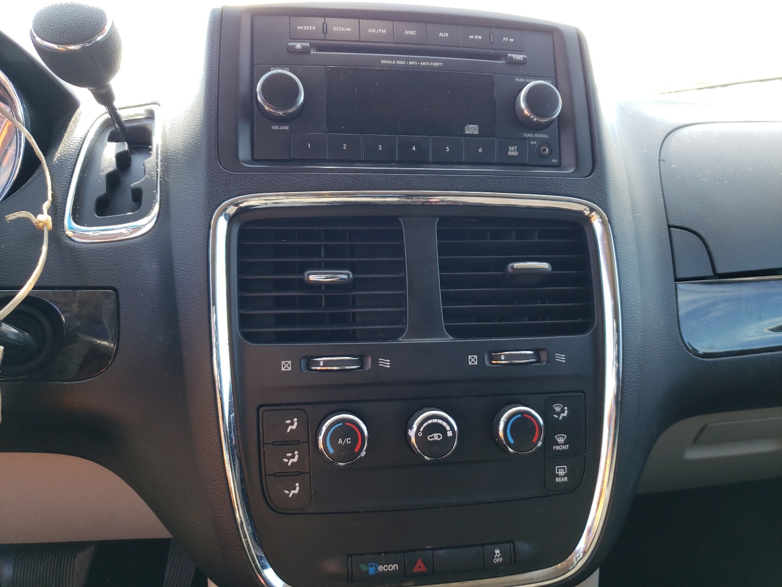 Photo 9 from auction – 2014 DODGE GRAND CARA with VIN 2C4RDGBGXER335097