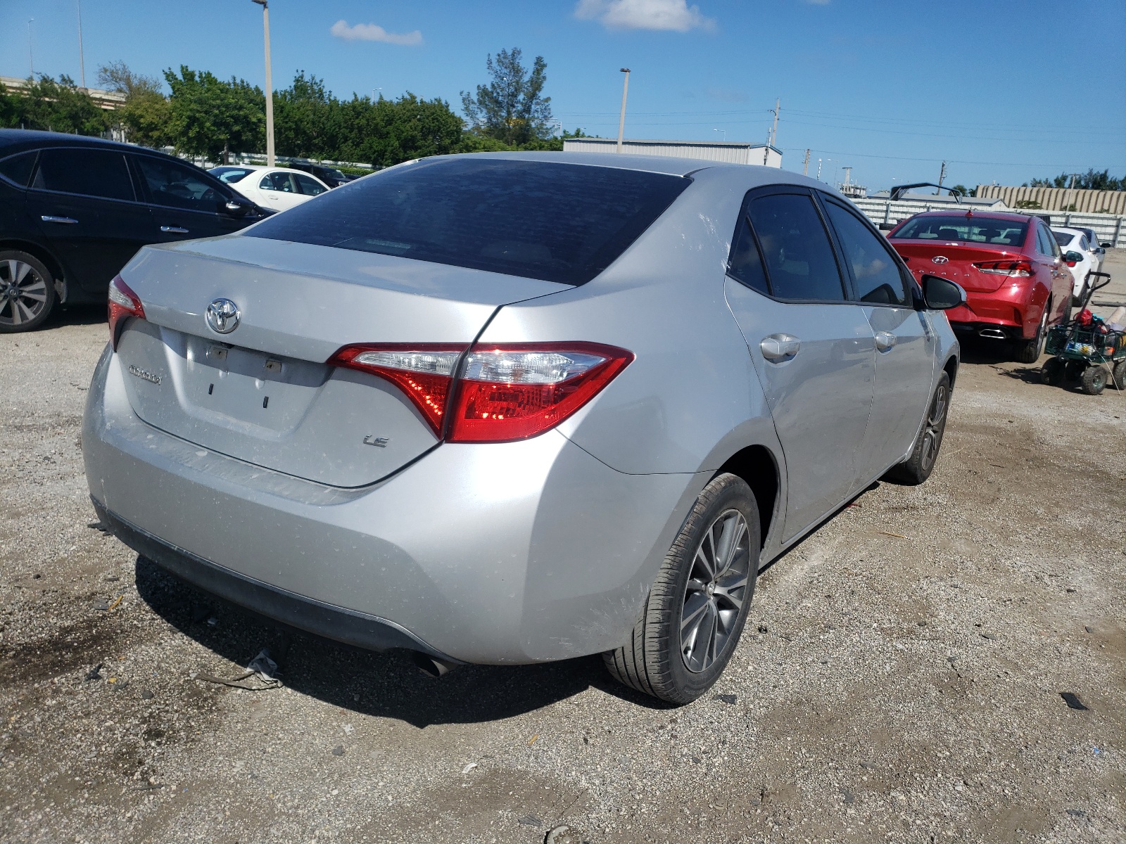Zdjęcie 4 z aukcji – 2016 TOYOTA COROLLA L z VIN 5YFBURHE0GP380409