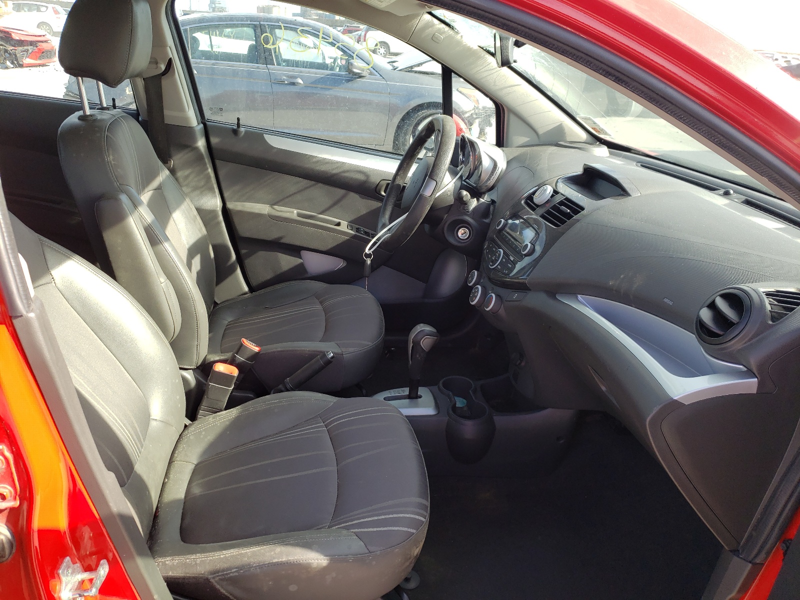 Photo 5 from auction – 2014 CHEVROLET SPARK 1LT with VIN KL8CB6S92EC517966