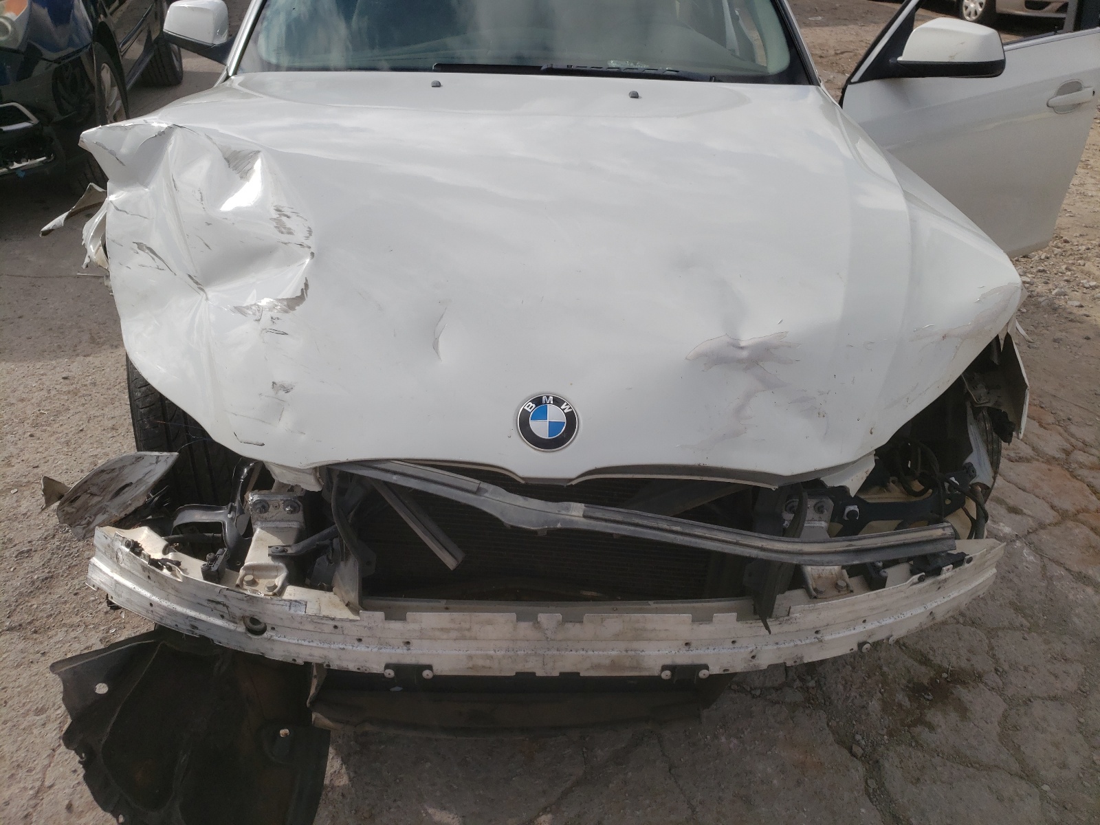 Photo 7 from auction – 2010 BMW 528 XI with VIN WBANV1C52AC388222