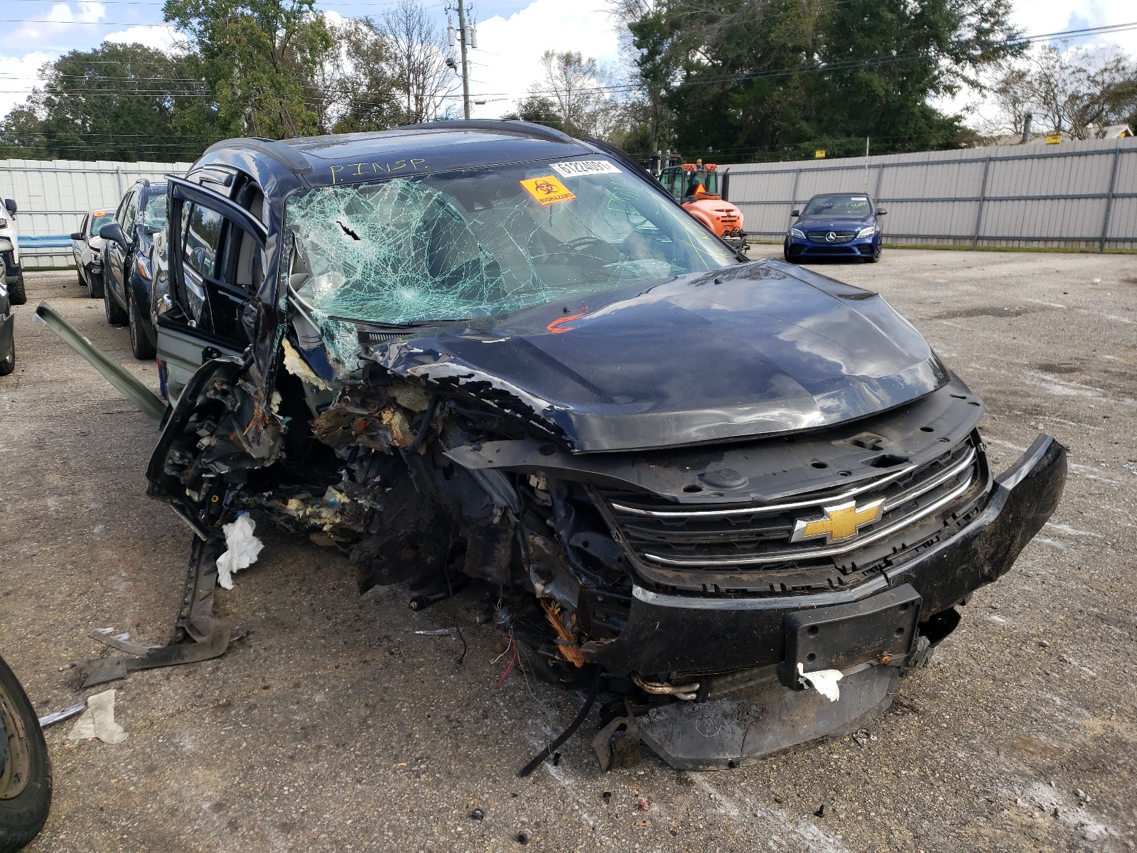 Photo 1 from auction – 2015 CHEVROLET TRAVERSE L with VIN 1GNKRJKD8FJ156219