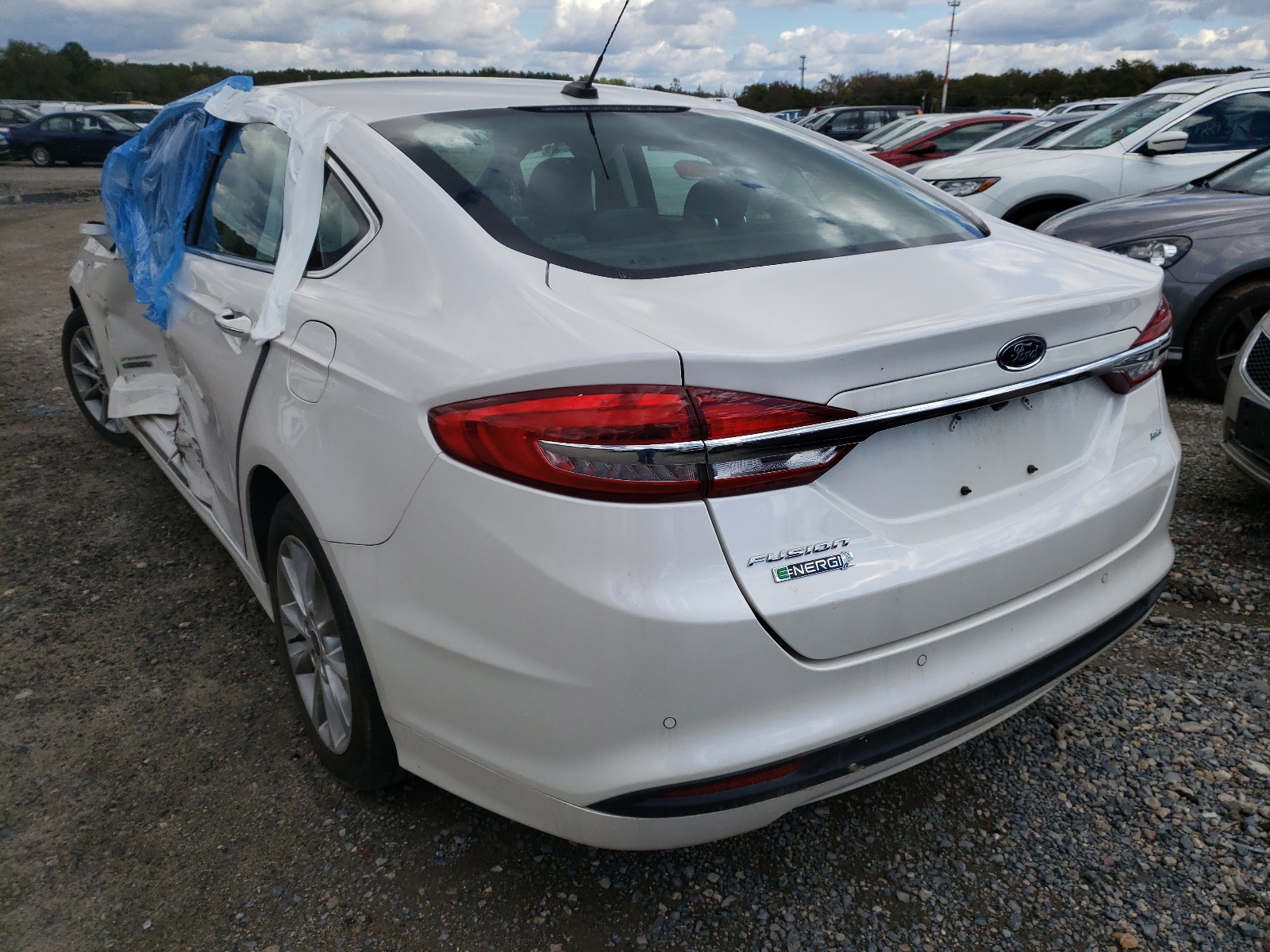 Photo 3 from auction – 2017 FORD FUSION SE with VIN 3FA6P0PU4HR352806