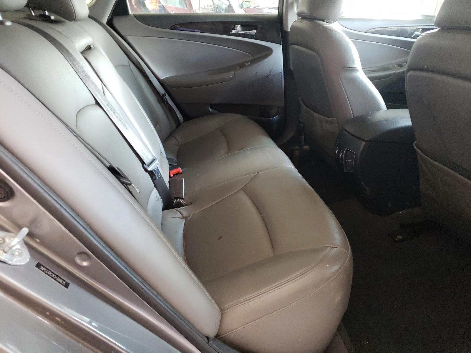 Photo 6 from auction – 2012 HYUNDAI SONATA SE with VIN 5NPEC4AC9CH388835