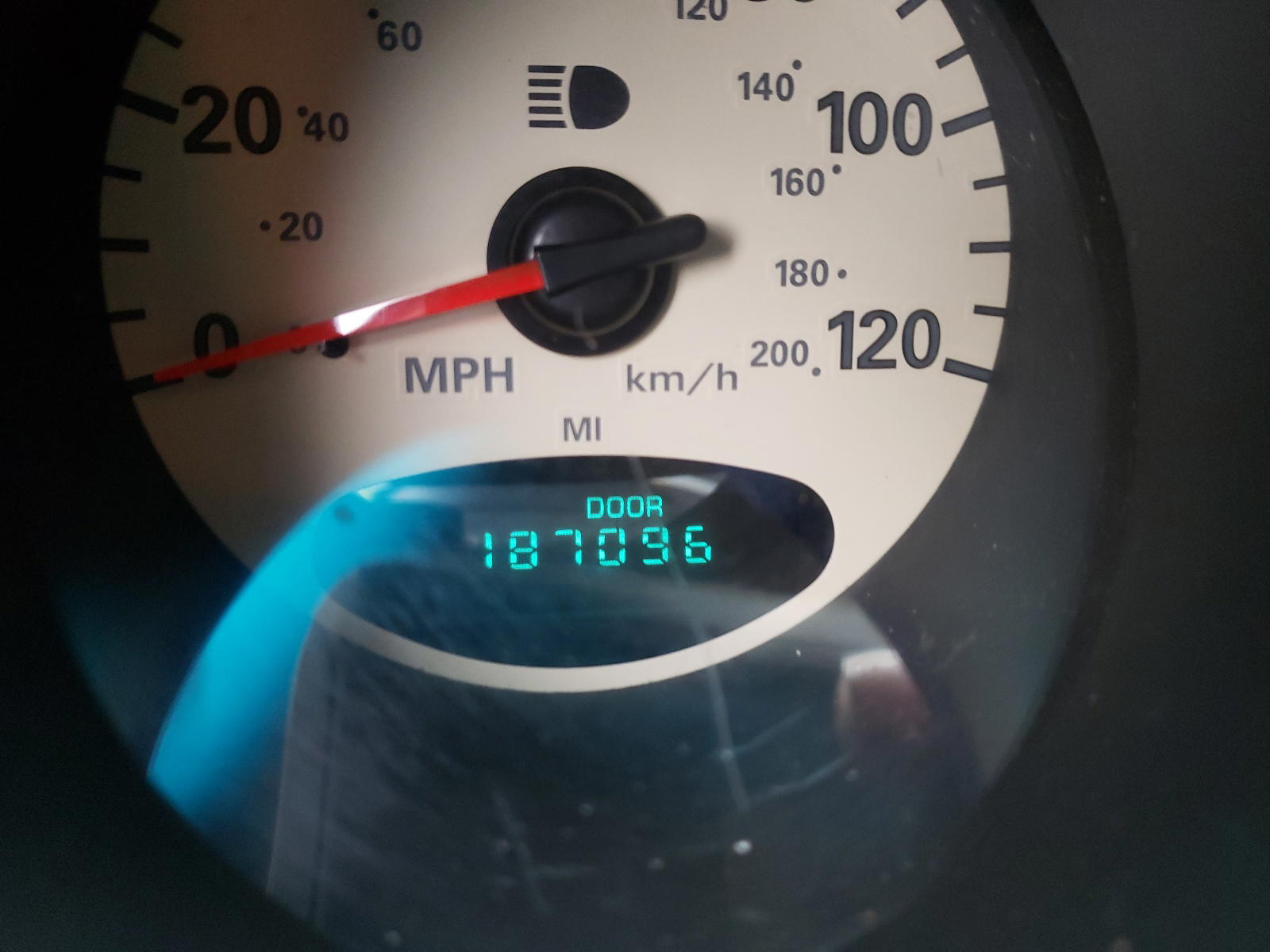 Photo 8 from auction – 2005 CHRYSLER PT CRUISER with VIN 3C8FY68BX5T613781
