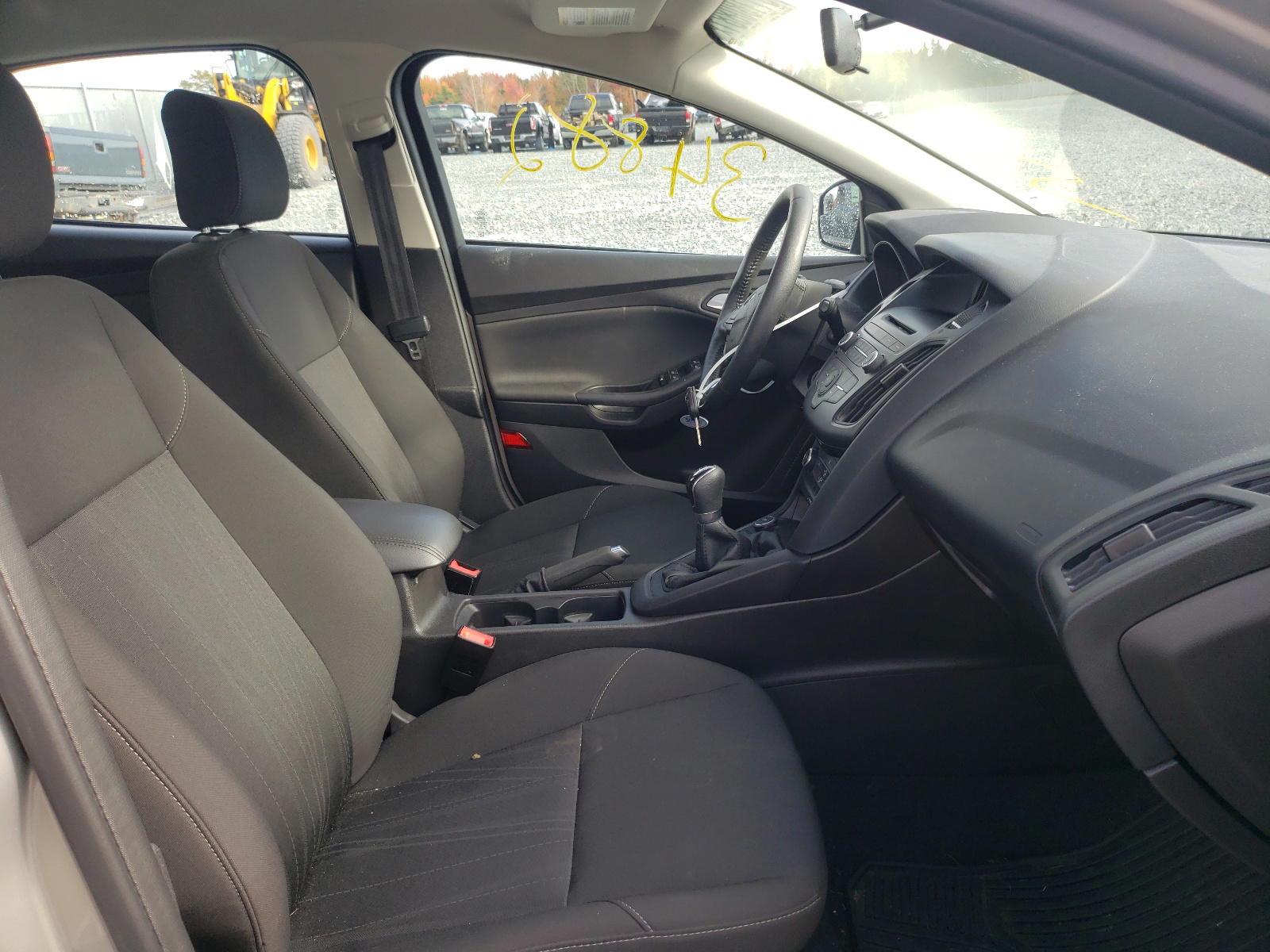 Photo 5 from auction – 2015 FORD FOCUS SE with VIN 1FADP3K25FL330677