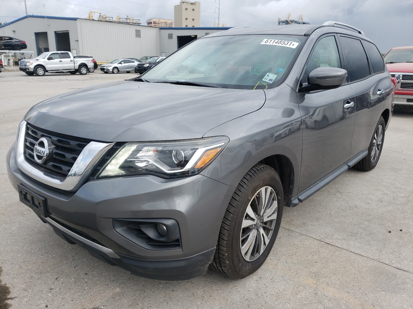 Photo 2 from auction – 2017 NISSAN PATHFINDER with VIN 5N1DR2MN1HC680750