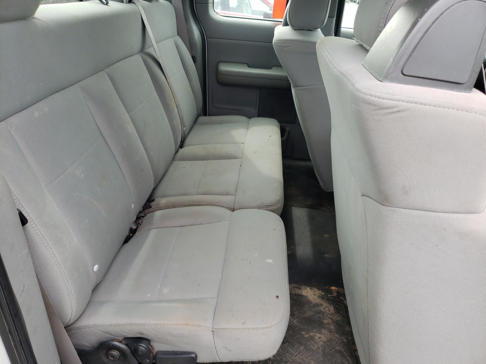 Photo 6 from auction – 2007 FORD F150 with VIN 1FTRX12W17NA40742