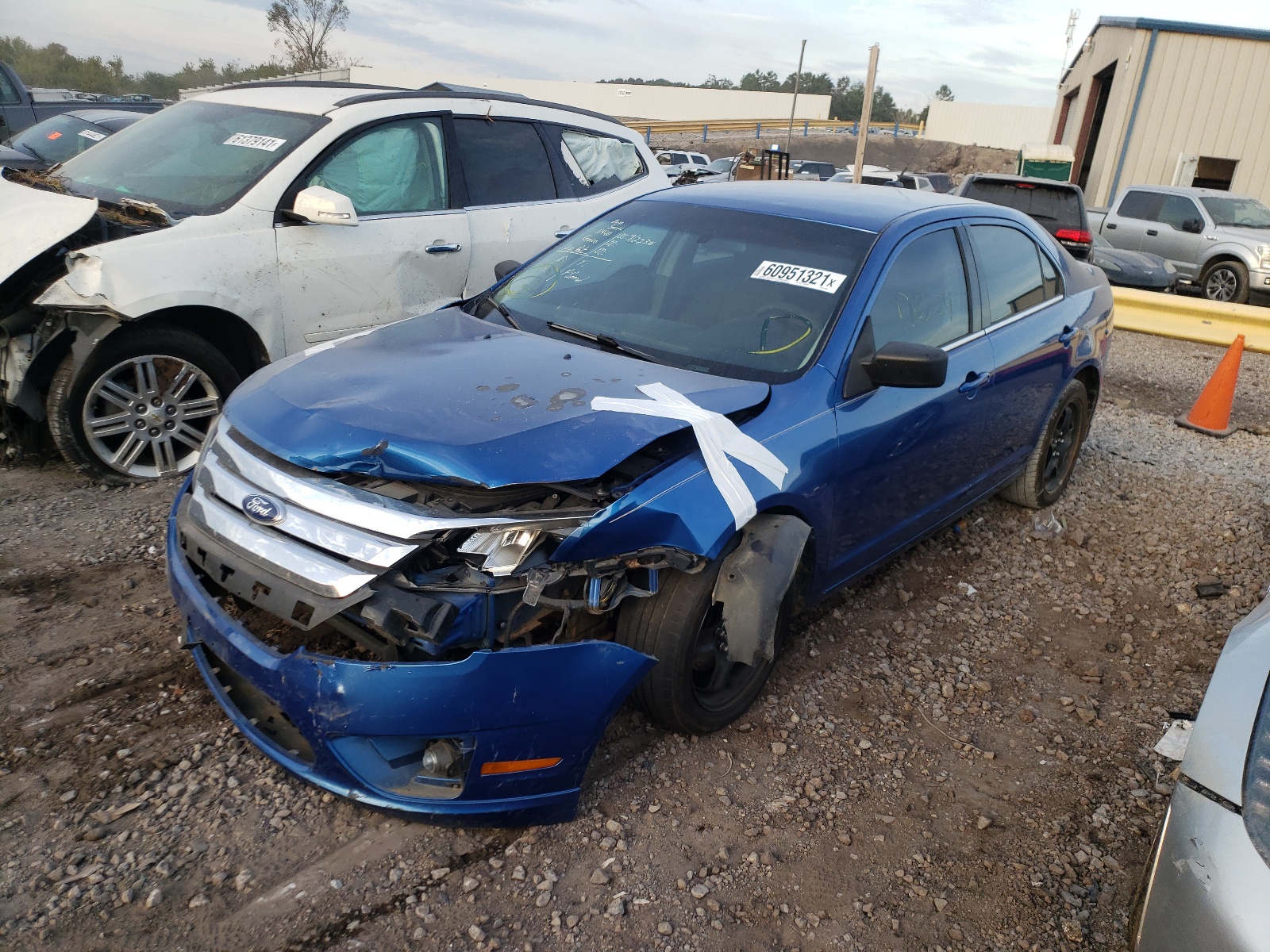 Photo 2 from auction – 2011 FORD FUSION SE with VIN 3FAHP0HA0BR312422