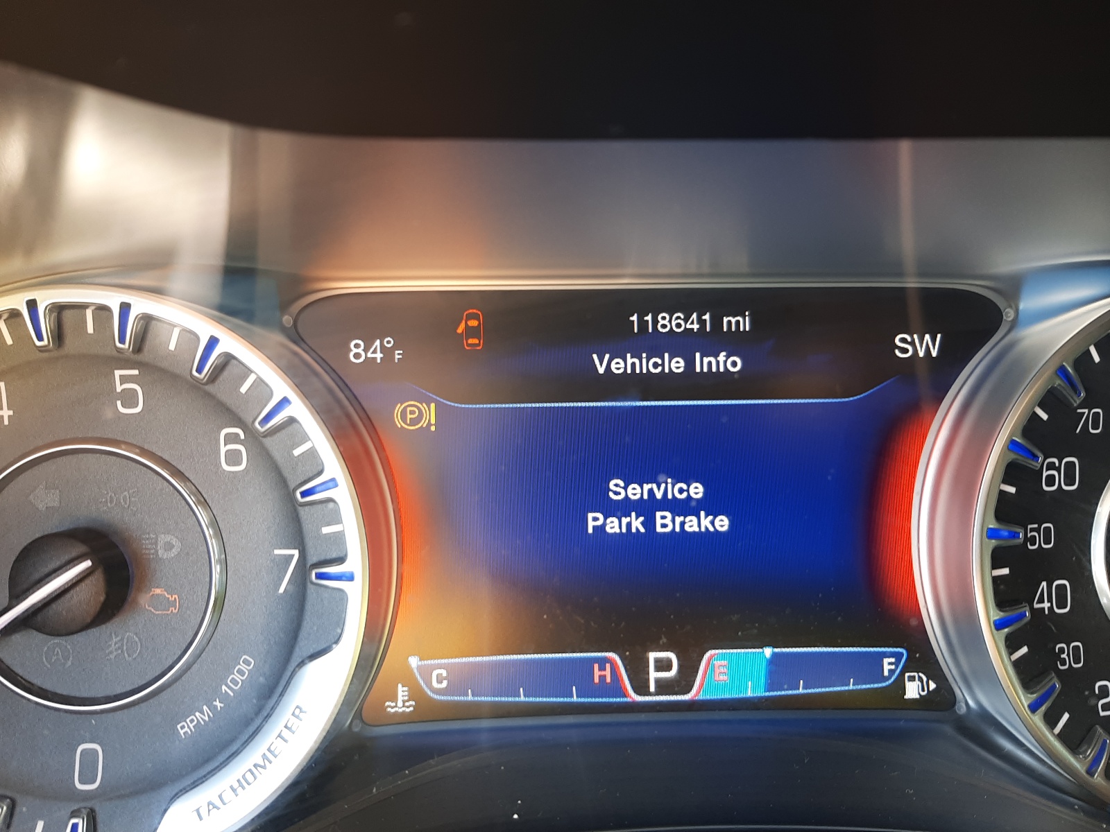 Photo 8 from auction – 2015 CHRYSLER 200 C with VIN 1C3CCCCB2FN548648