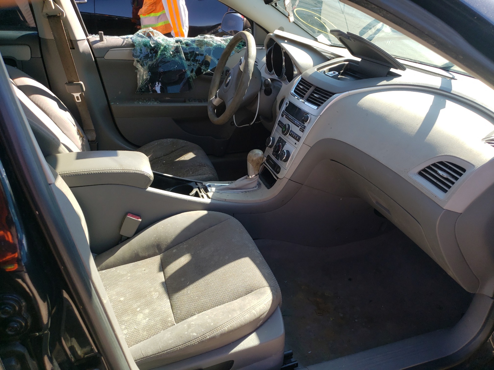 Photo 5 from auction – 2012 CHEVROLET MALIBU LS with VIN 1G1ZB5E01CF169462