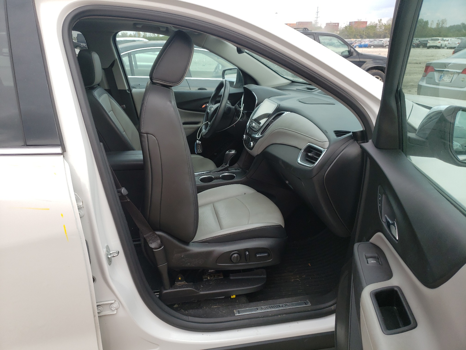 Photo 5 from auction – 2018 CHEVROLET EQUINOX PR with VIN 2GNAXWEX3J6140942