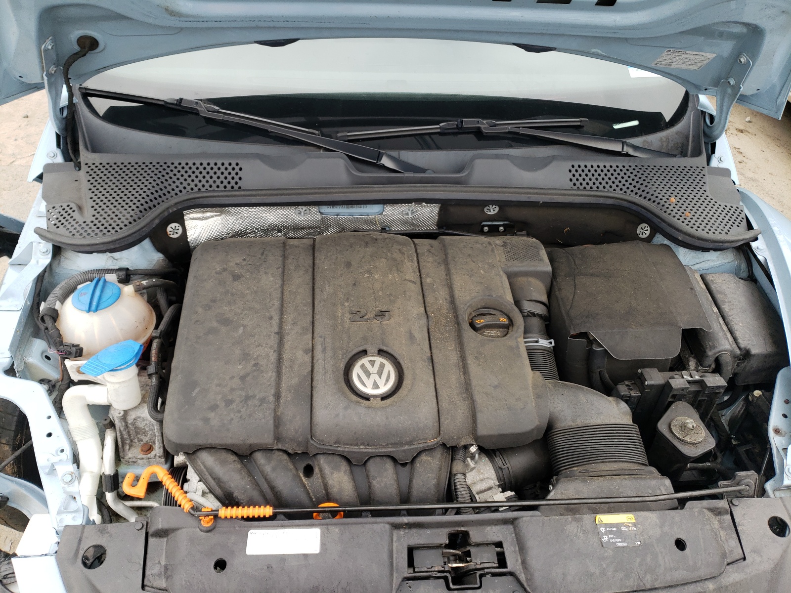 Photo 7 from auction – 2013 VOLKSWAGEN BEETLE with VIN 3VW5P7ATXDM816619