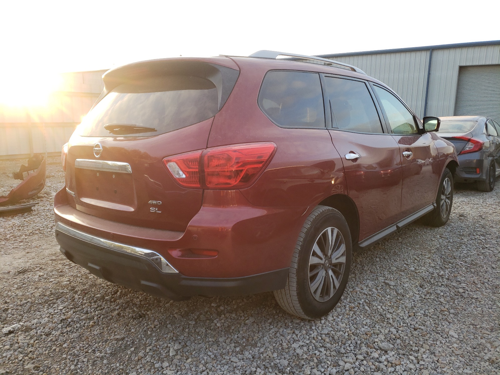 Photo 4 from auction – 2017 NISSAN PATHFINDER with VIN 5N1DR2MMXHC635863