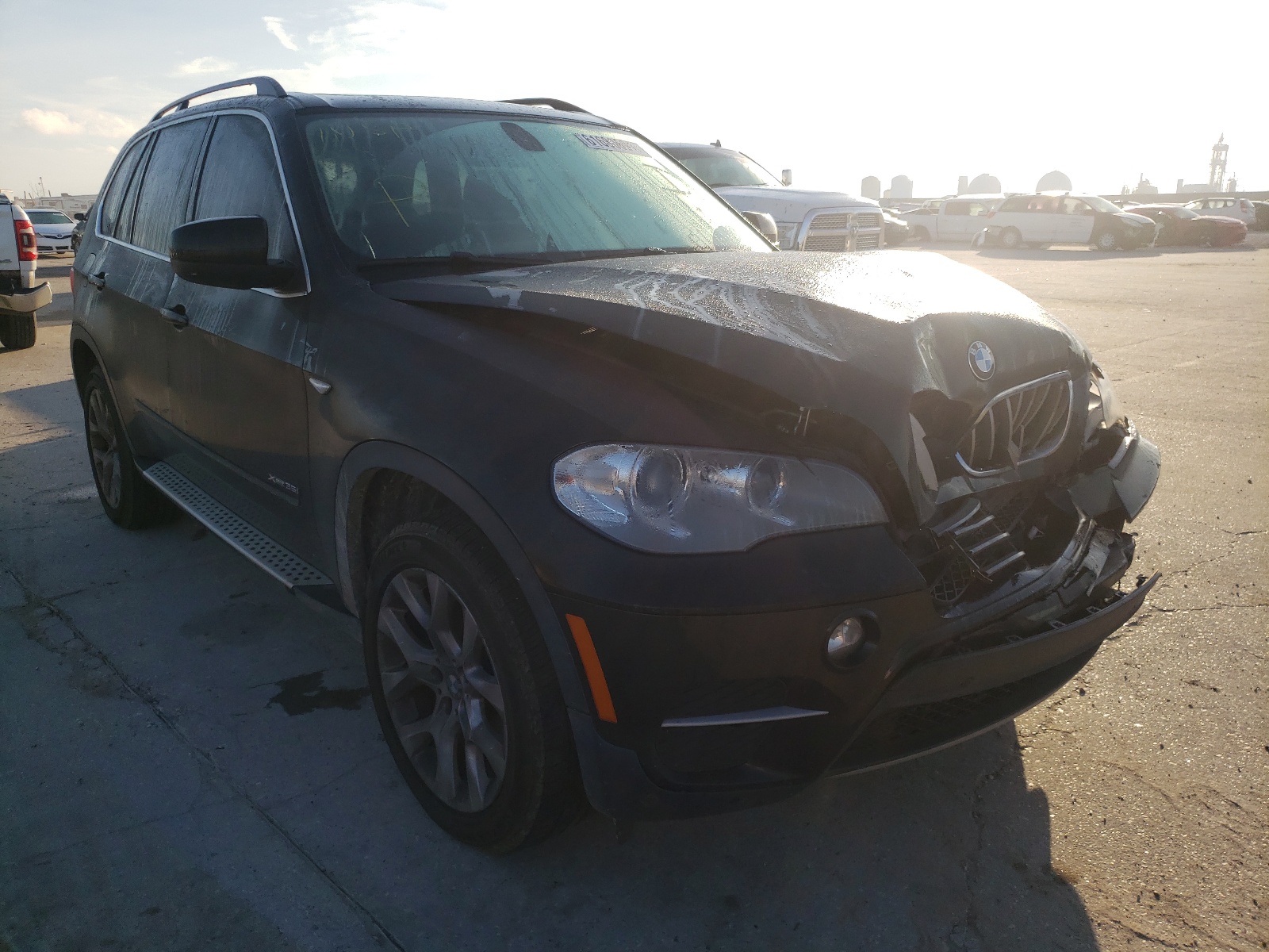 BMW X5 XDRIVE3 2013 with VIN 5UXZV4C5XD0E14238 - Photo from auction