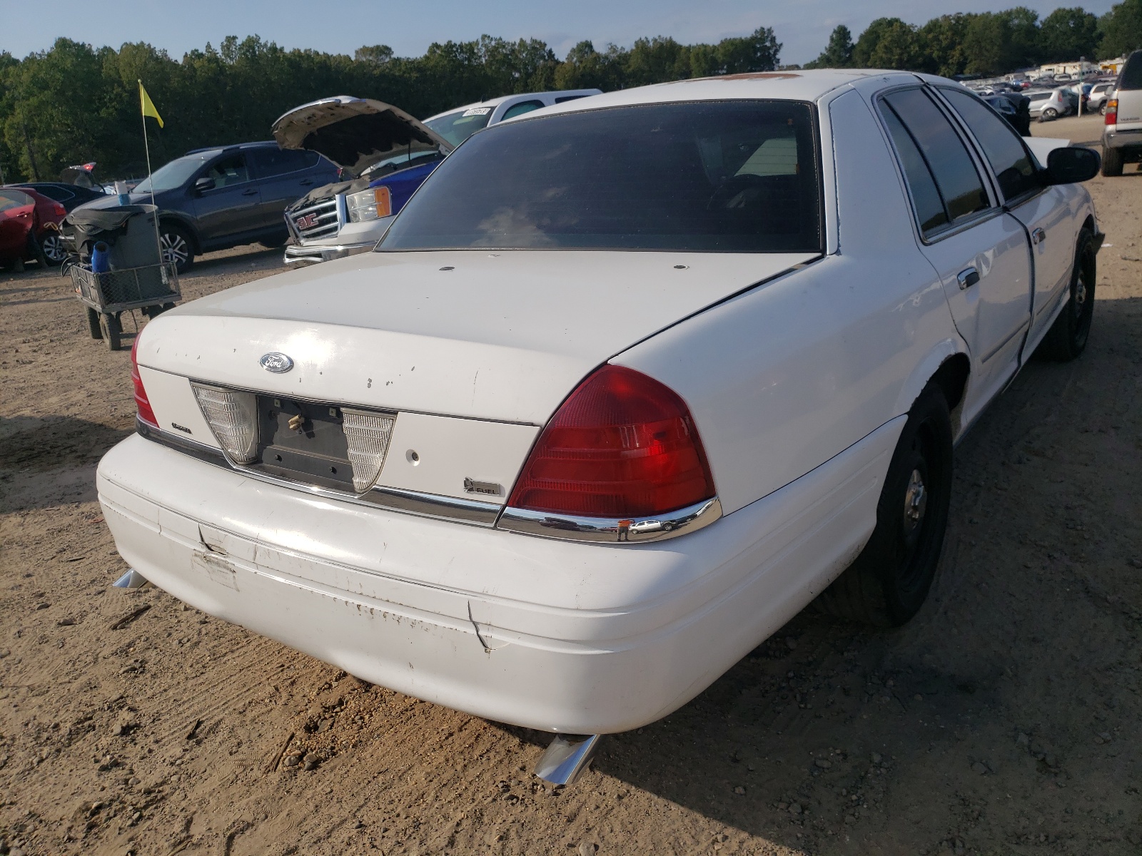 Photo 4 from auction – 2009 FORD CROWN VICT with VIN 2FAHP71V79X128161