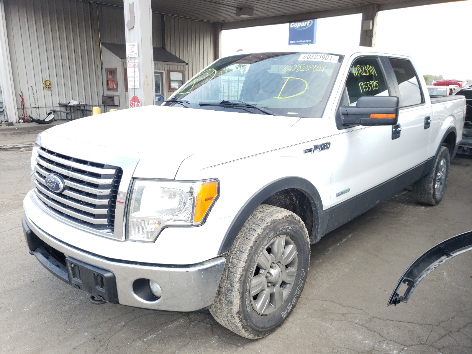 Photo 2 from auction – 2011 FORD F150 SUPER with VIN 1FTFW1ETXBFD25160