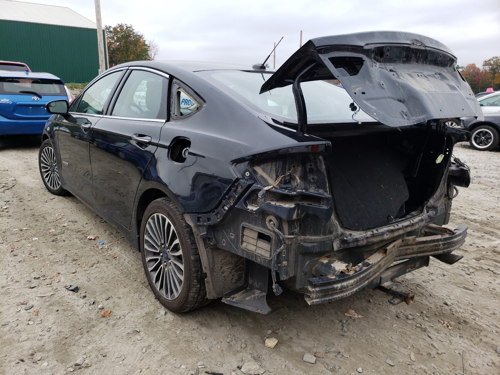 Photo 3 from auction – 2017 FORD FUSION TIT with VIN 3FA6P0RU2HR383582
