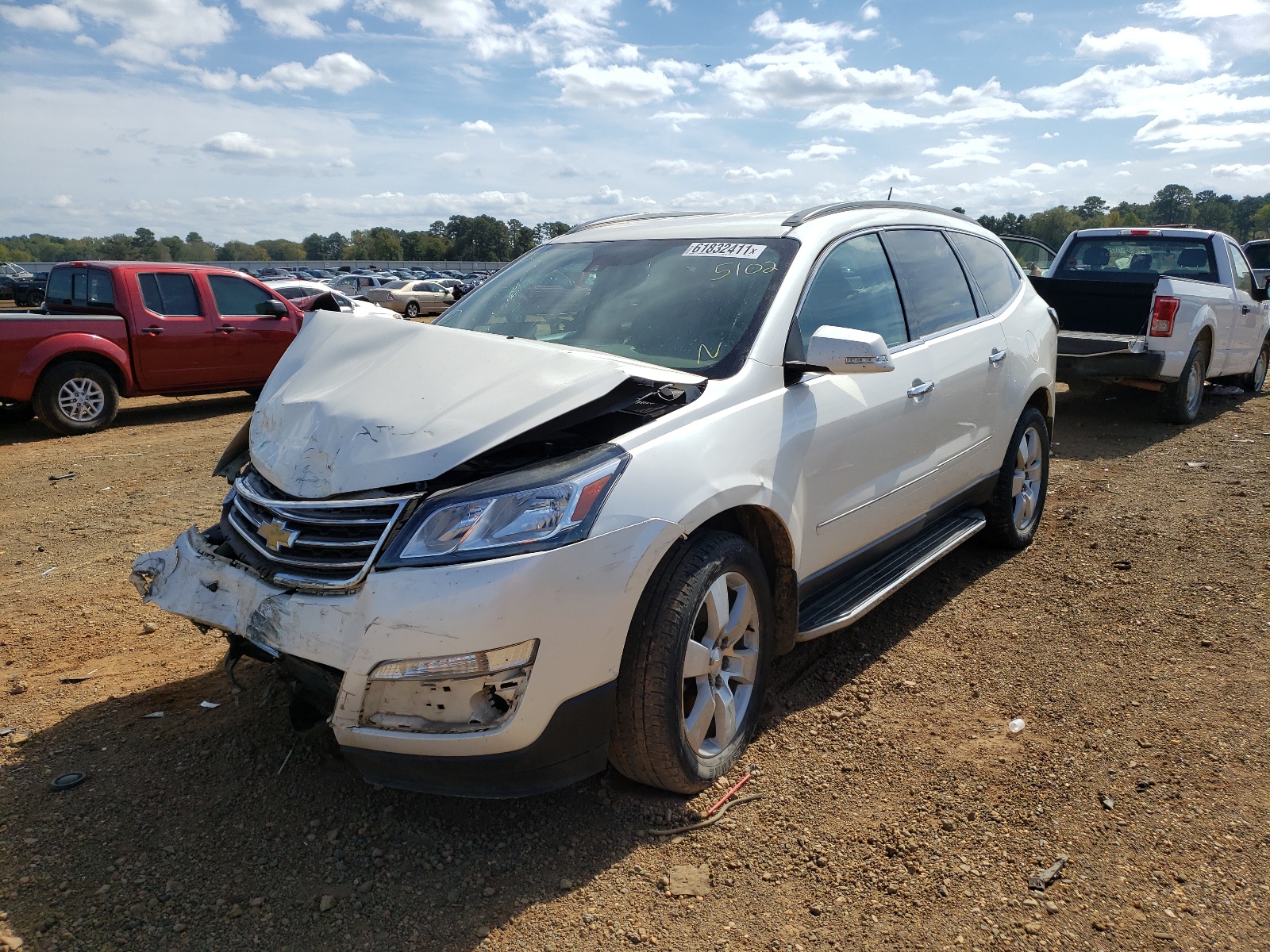 Photo 2 from auction – 2015 CHEVROLET TRAVERSE L with VIN 1GNKRJKD1FJ275102