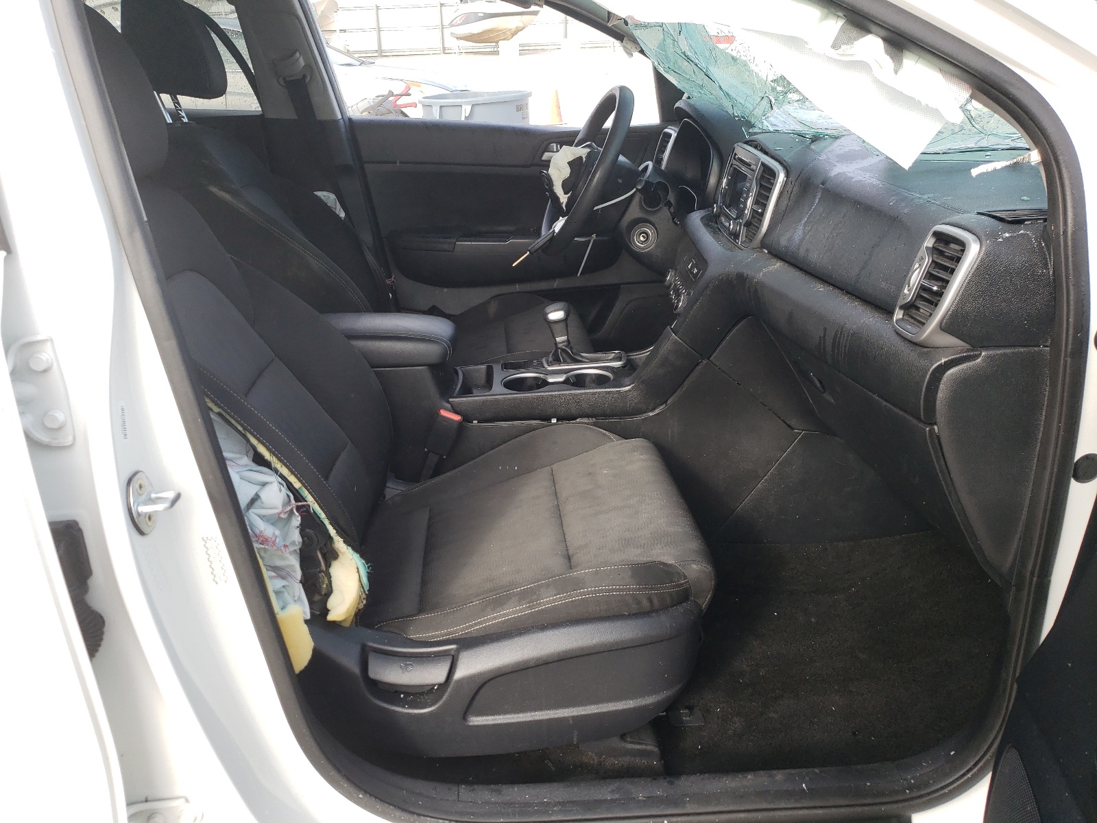 Photo 5 from auction – 2017 KIA SPORTAGE L with VIN KNDPM3AC2H7192344