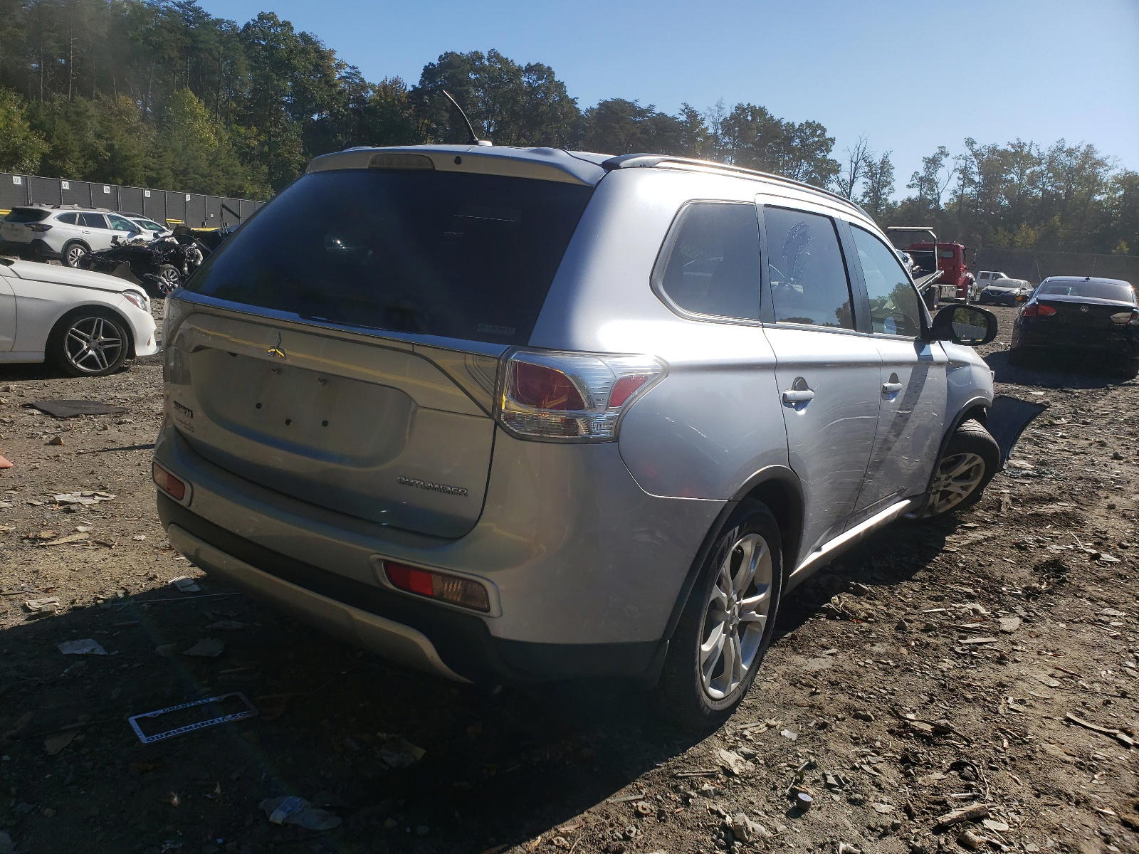 Photo 4 from auction – 2015 MITSUBISHI OUTLANDER with VIN JA4AZ3A30FZ004195