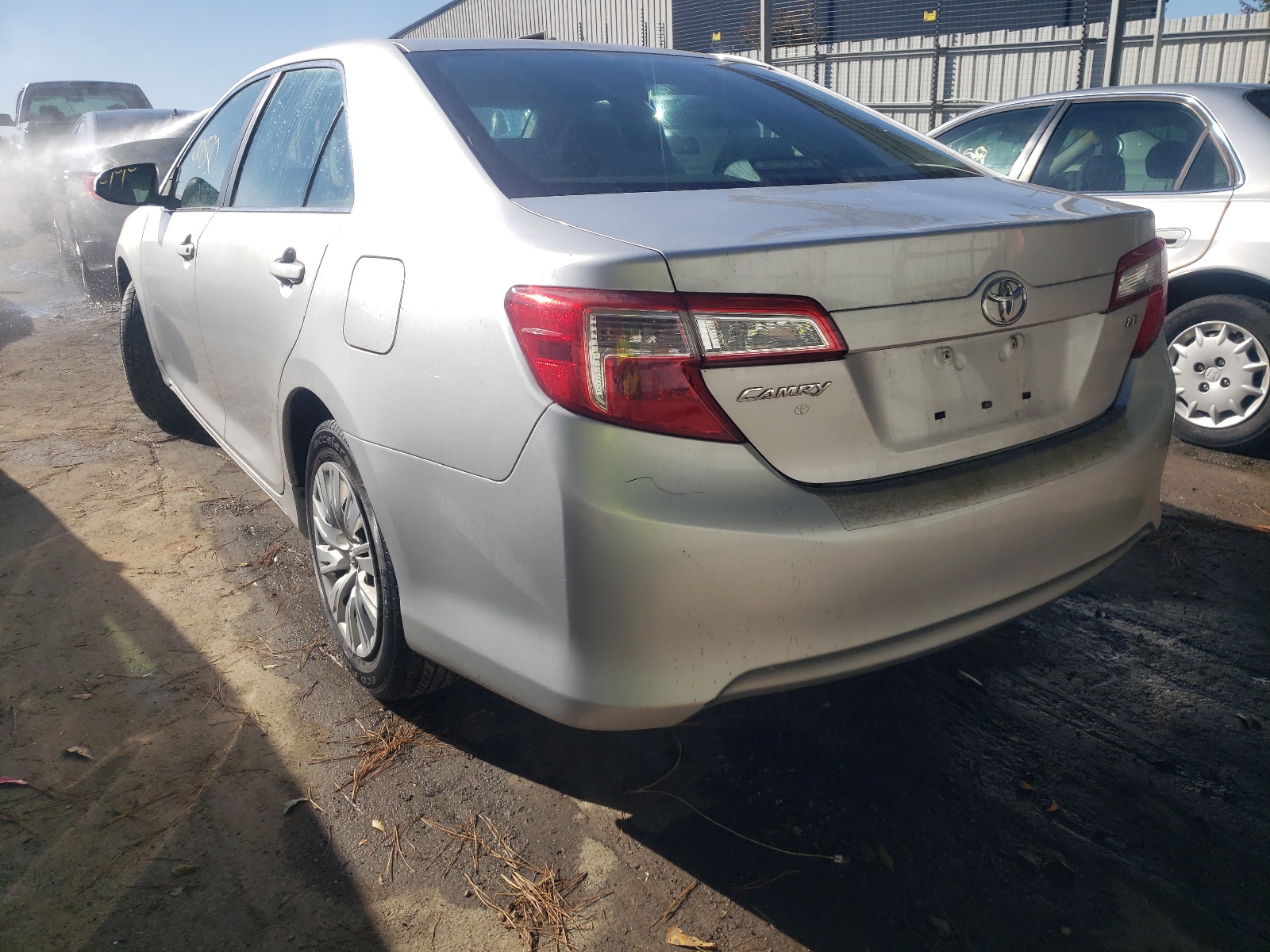 Photo 3 from auction – 2014 TOYOTA CAMRY L with VIN 4T1BF1FK1EU770483