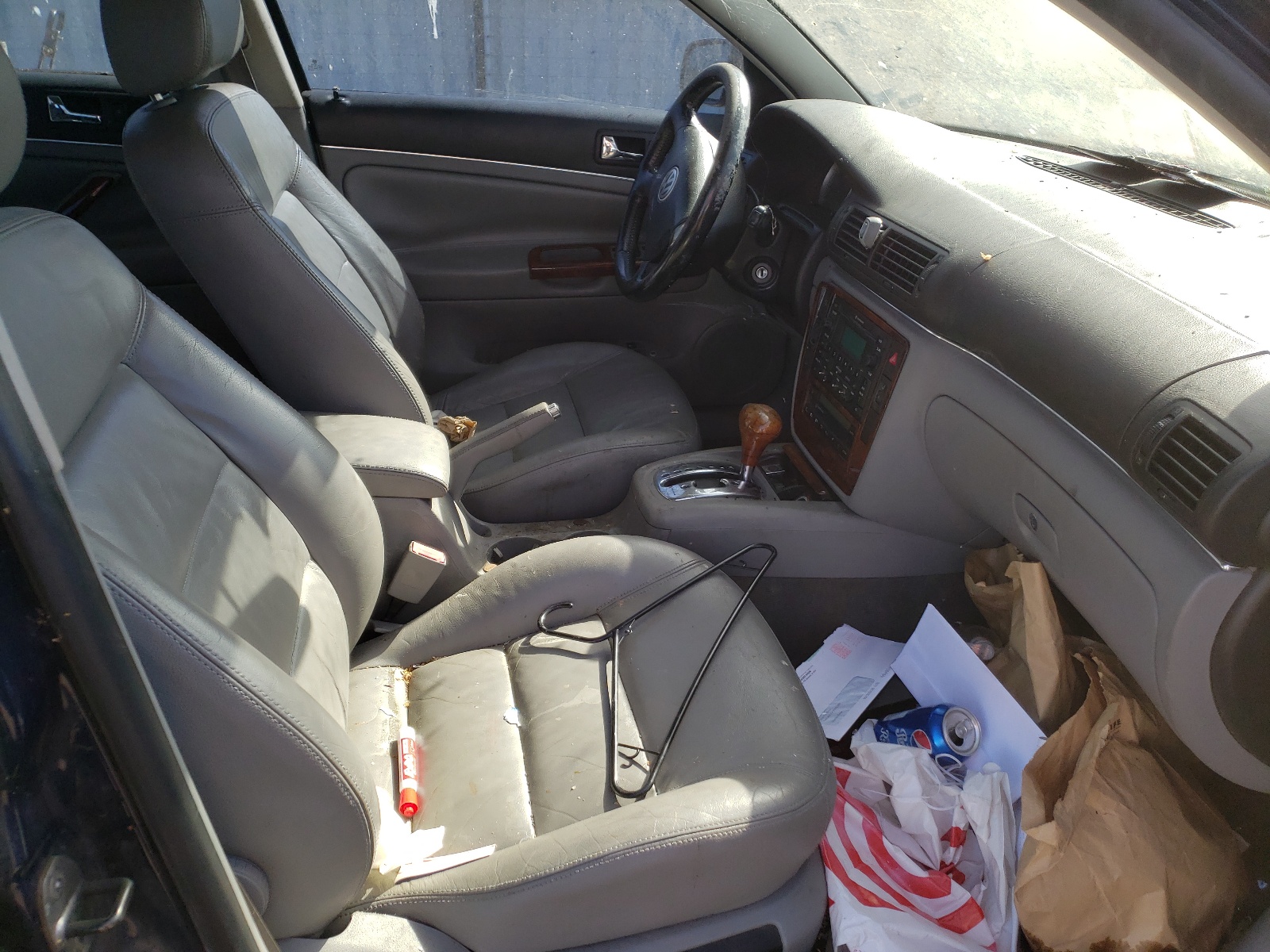 Photo 5 from auction – 2003 VOLKSWAGEN PASSAT W8 with VIN WVWUK63B13P349689