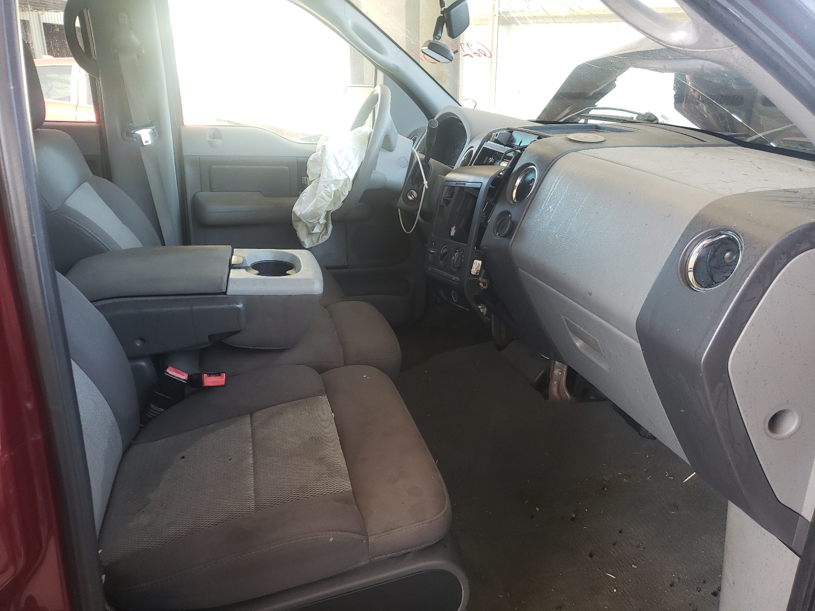 Photo 5 from auction – 2006 FORD F-150 with VIN 1FTRW12W36KD98511