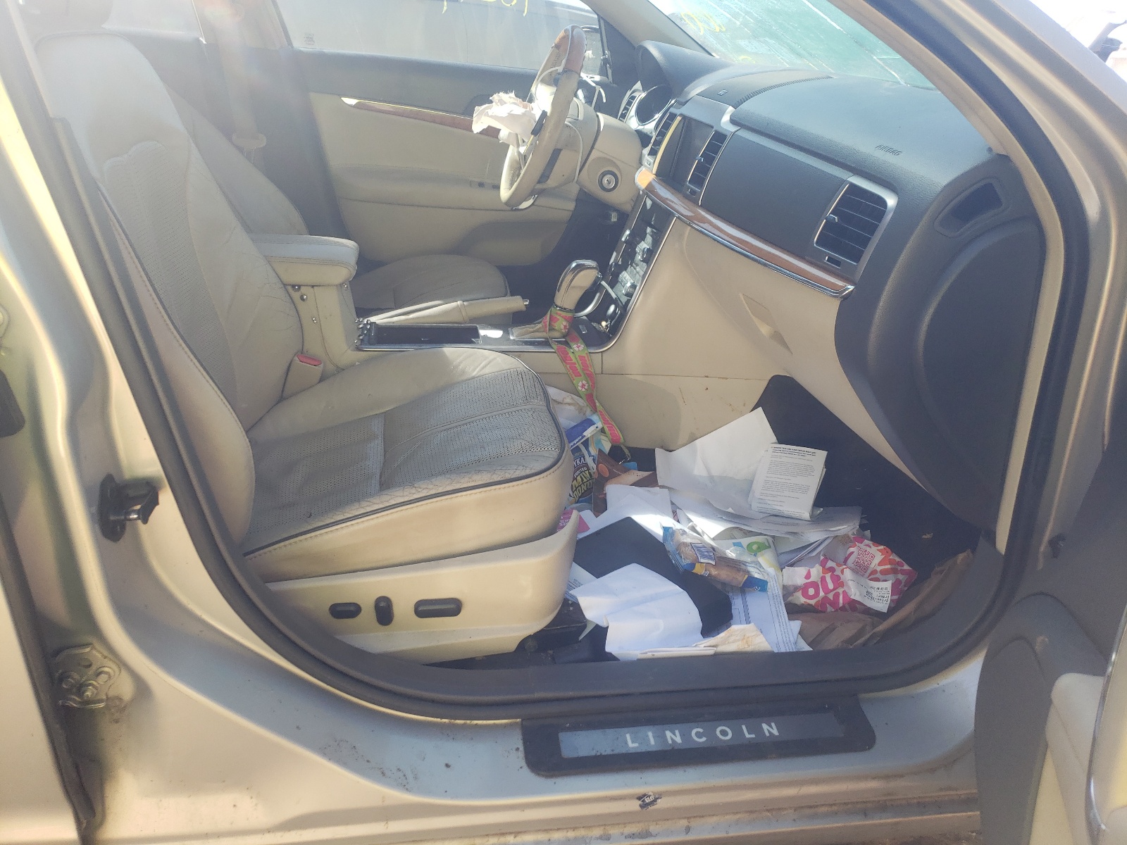 Photo 5 from auction – 2010 LINCOLN MKZ with VIN 3LNHL2GC6AR752448
