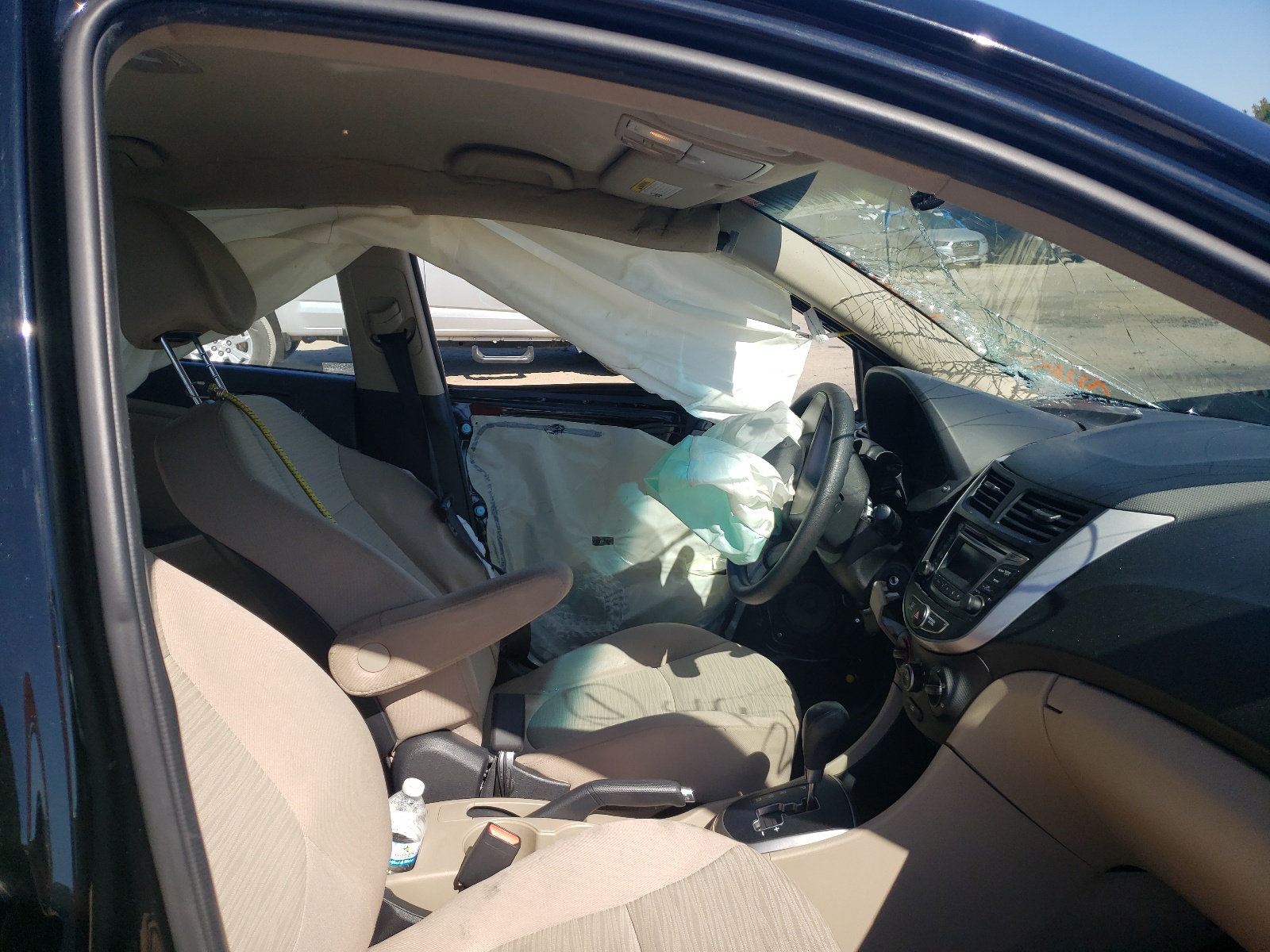 Photo 5 from auction – 2016 HYUNDAI ACCENT SE with VIN KMHCT4AE7GU943930
