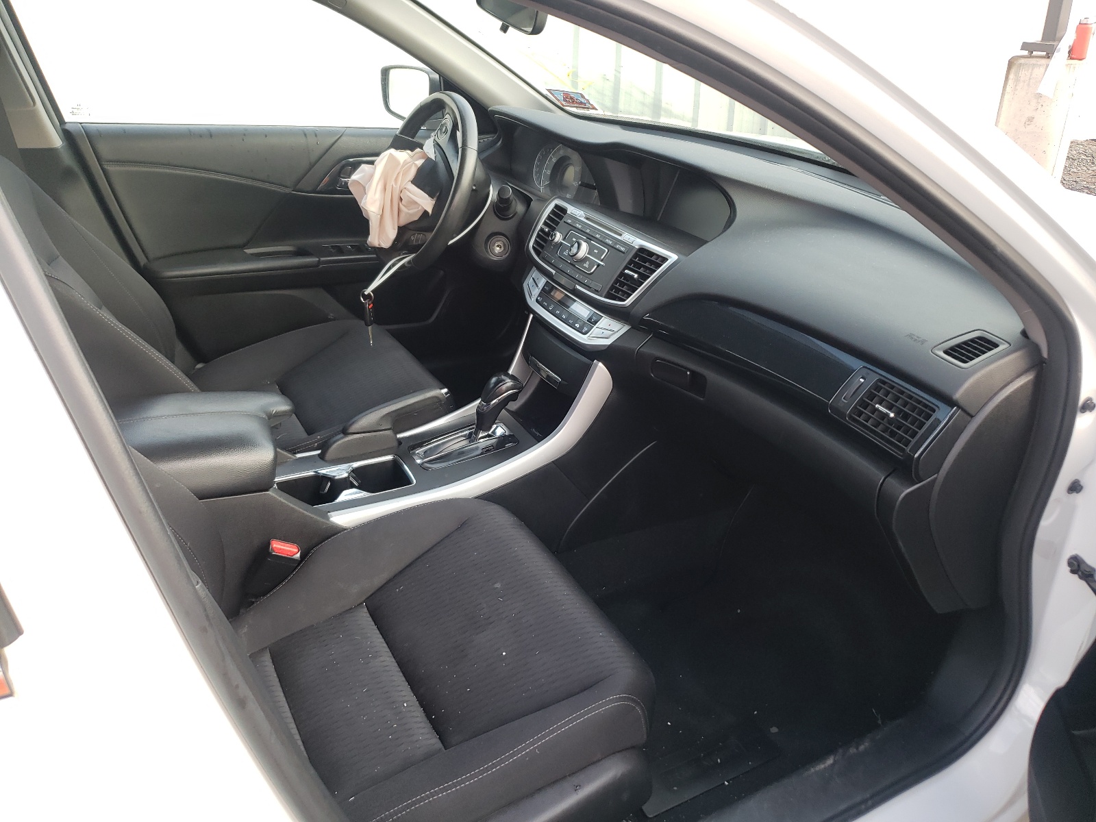Photo 5 from auction – 2015 HONDA ACCORD SPO with VIN 1HGCR2F52FA115723