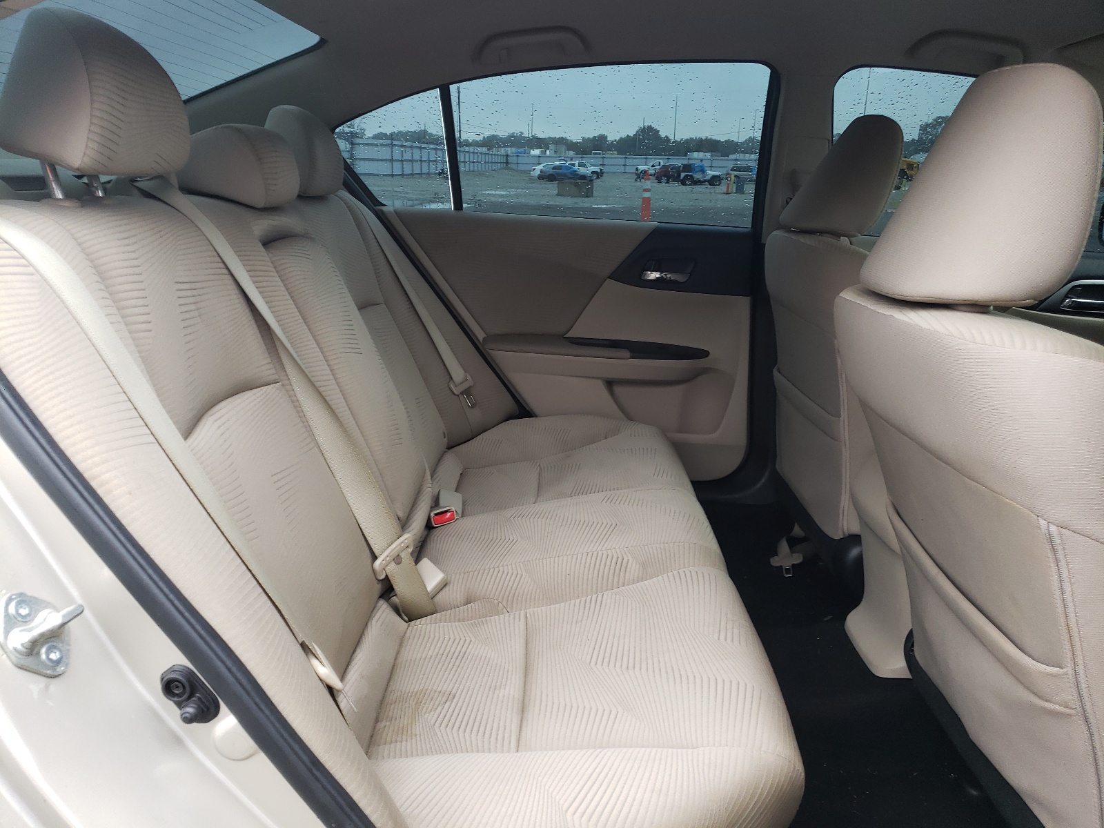 Photo 6 from auction – 2015 HONDA ACCORD LX with VIN 1HGCR2F32FA049317