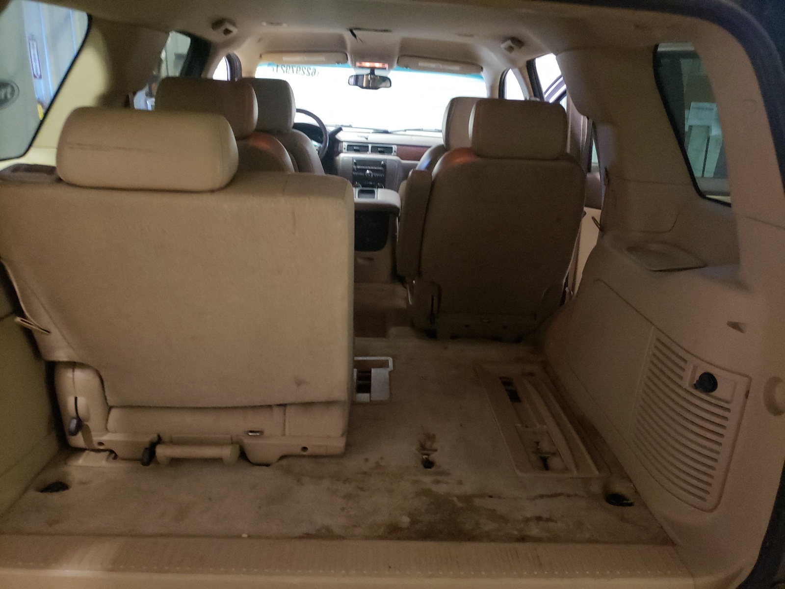 Photo 9 from auction – 2007 GMC YUKON with VIN 1GKFC13J77R297404