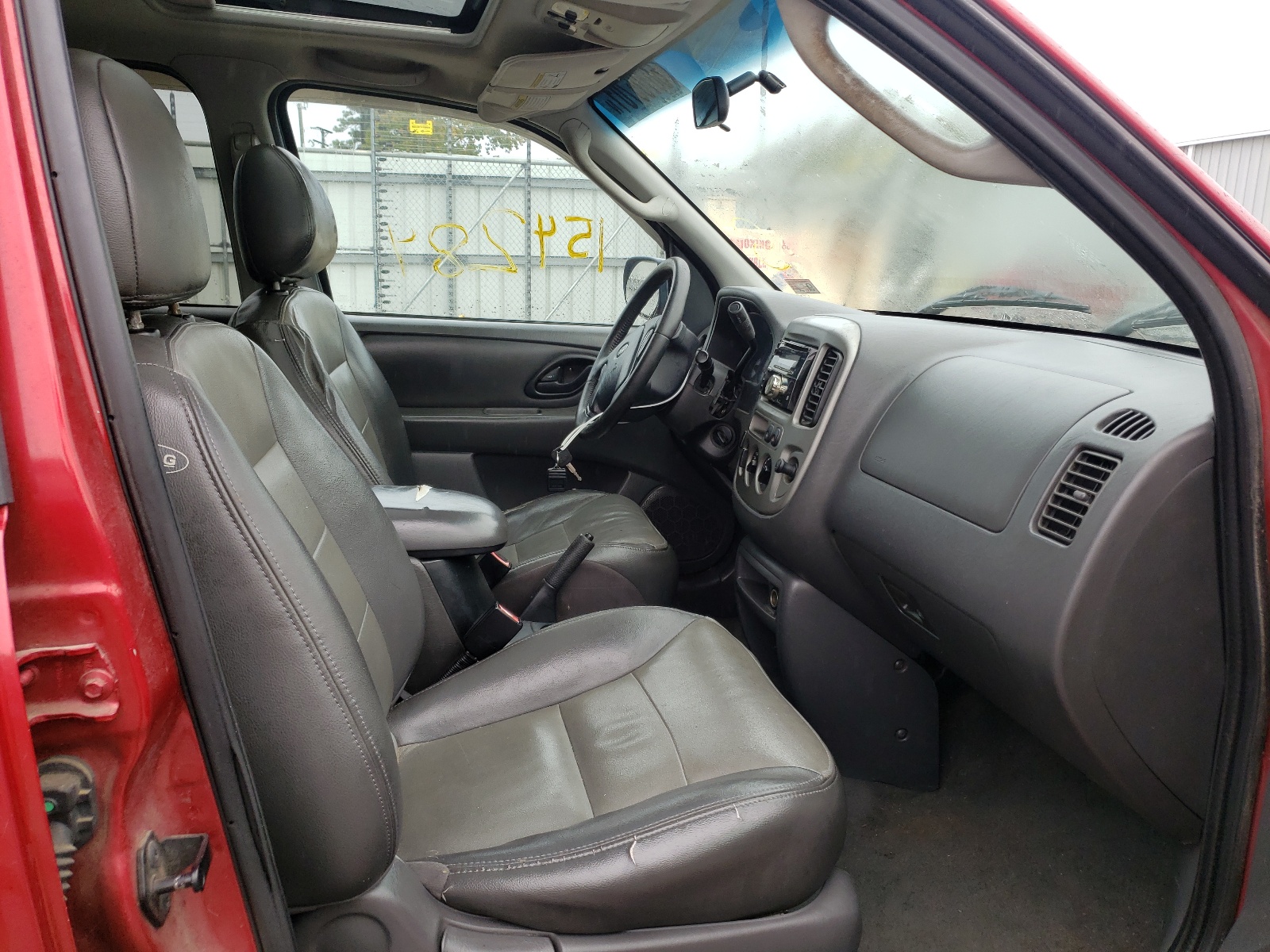 Photo 5 from auction – 2003 FORD ESCAPE XLT with VIN 1FMCU931X3KC35357