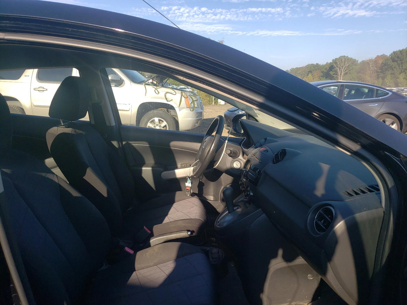 Photo 5 from auction – 2012 MAZDA MAZDA2 with VIN JM1DE1KZXC0149508