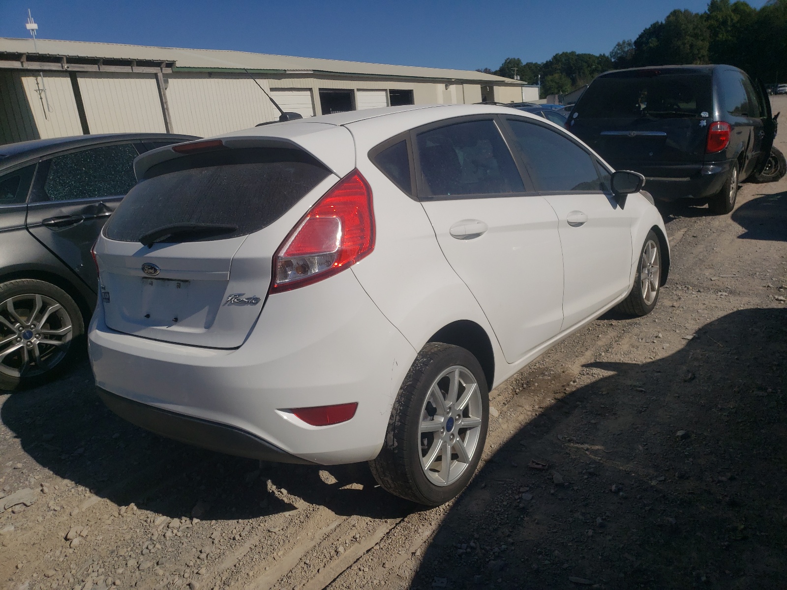 Zdjęcie 4 z aukcji – 2016 FORD FIESTA SE z VIN 3FADP4EJ7GM118632