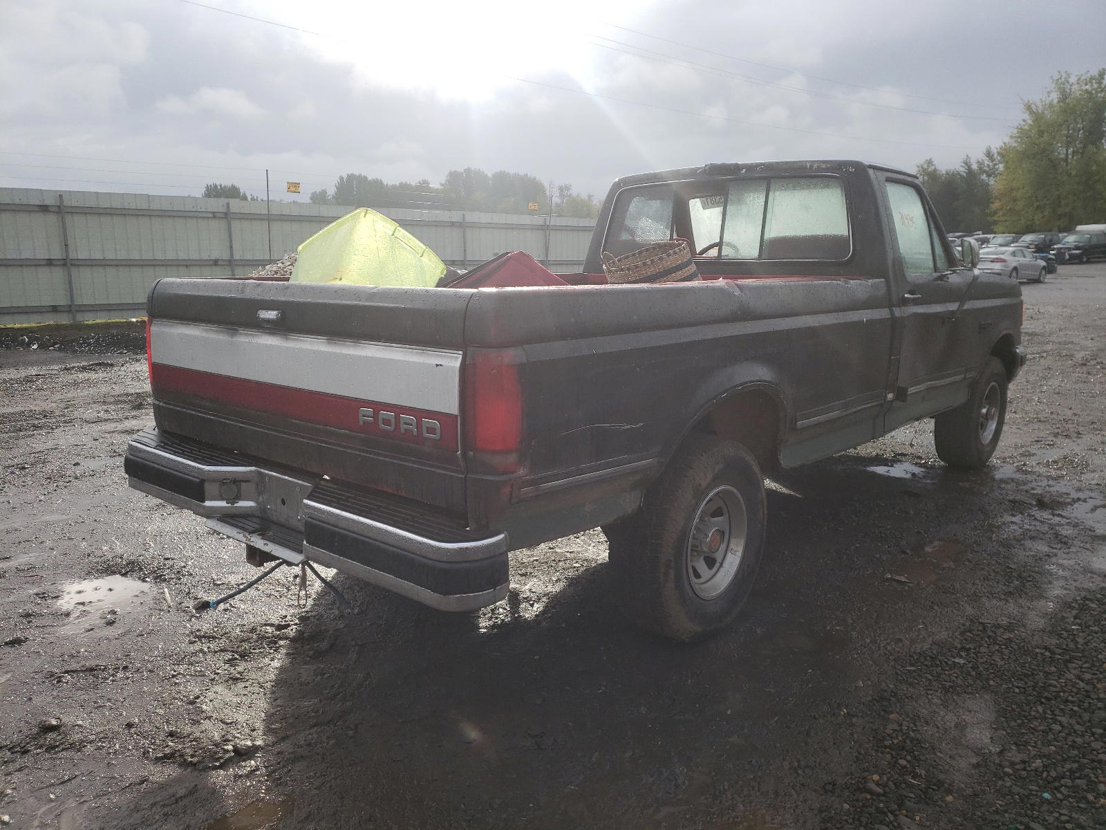 Photo 4 from auction – 1990 FORD F150 with VIN 1FTEF14N8LPB40183