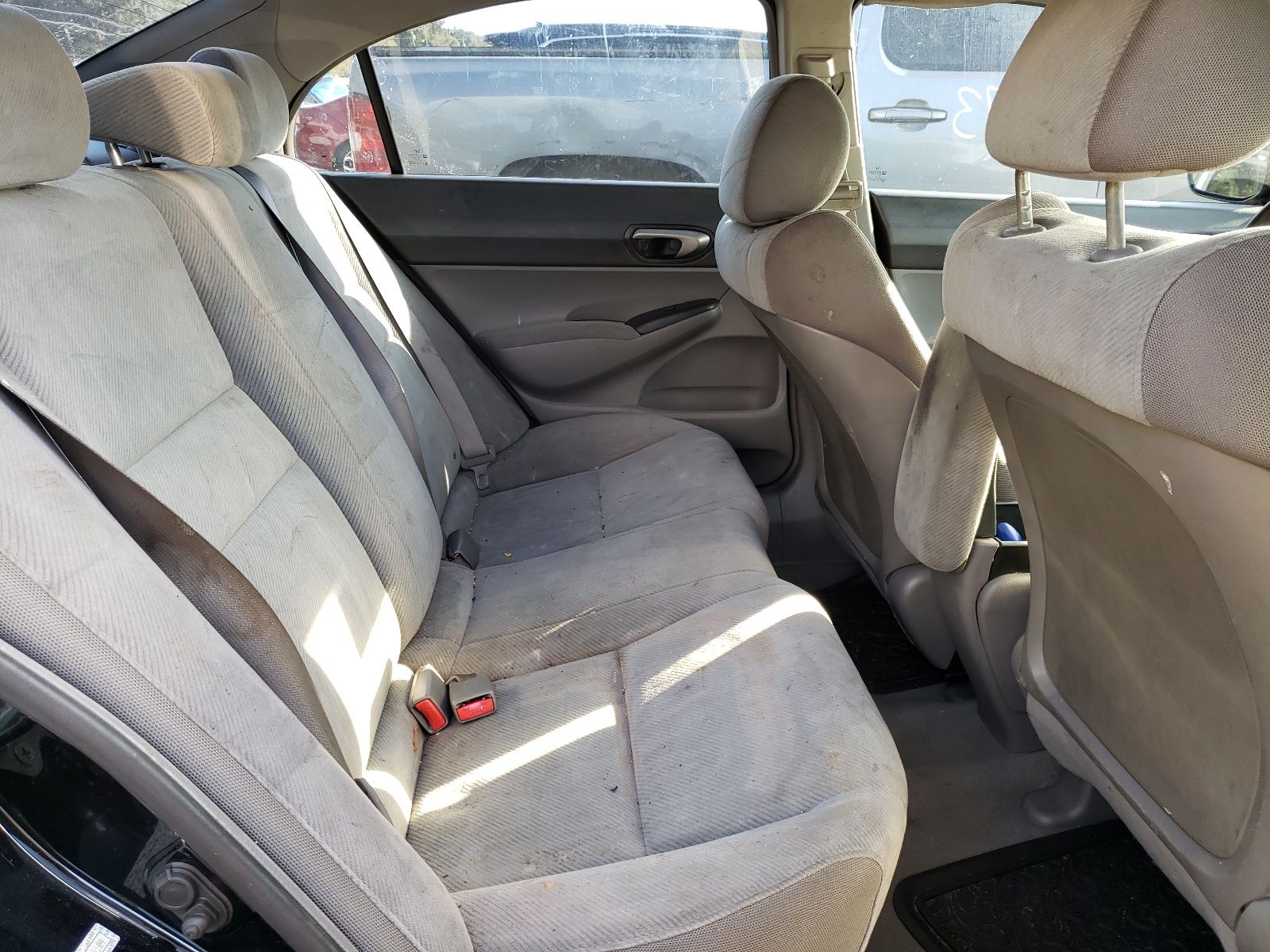 Photo 6 from auction – 2009 HONDA CIVIC LX with VIN 19XFA16579E049104