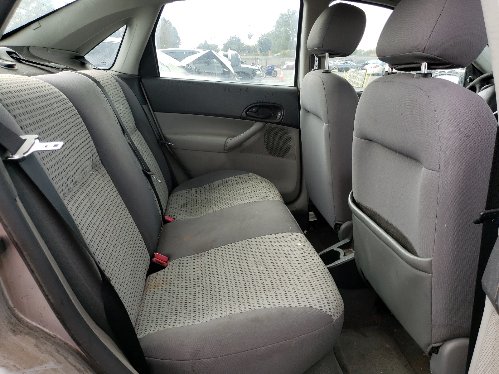 Photo 6 from auction – 2007 FORD FOCUS ZX4 with VIN 1FAFP34N57W225928