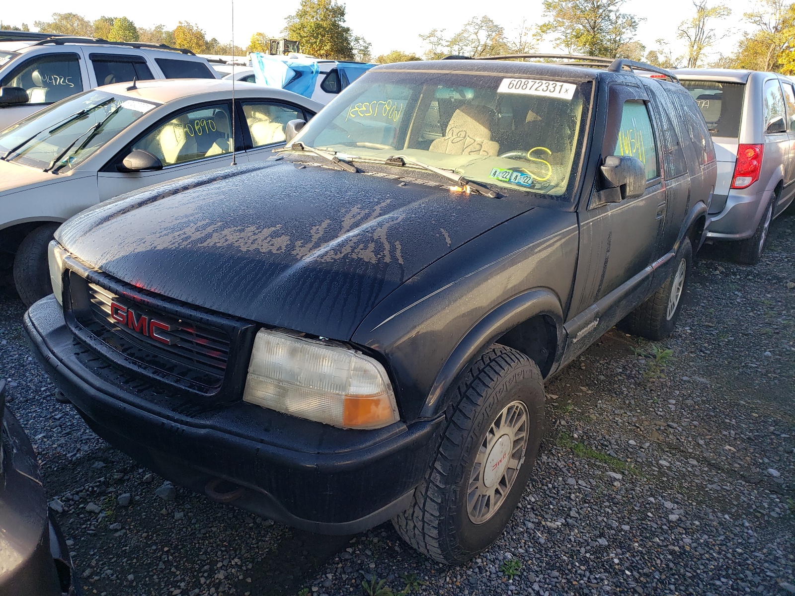 Photo 2 from auction – 2001 GMC JIMMY with VIN 1GKCT18W41K179043