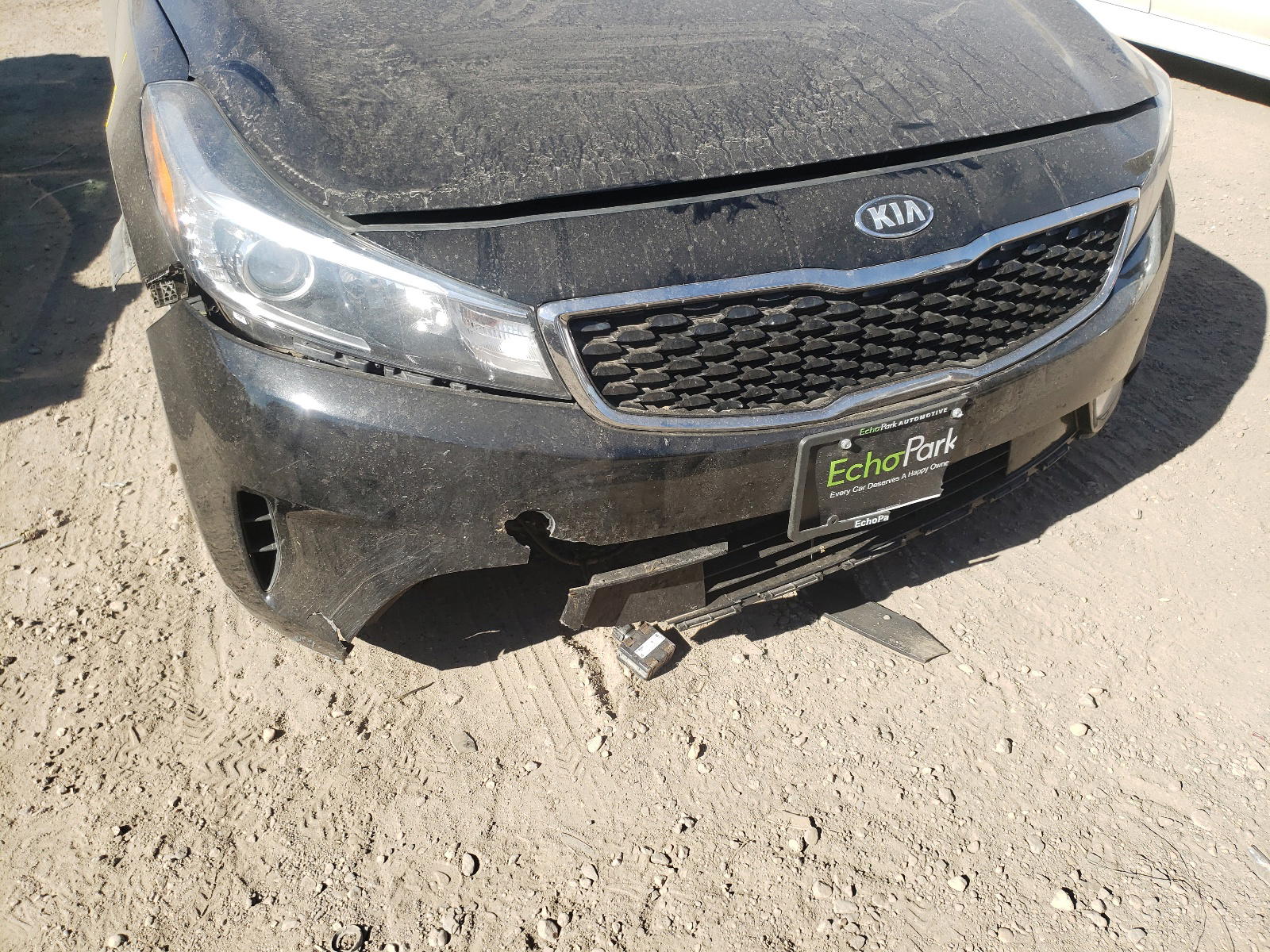 Photo 9 from auction – 2017 KIA FORTE LX with VIN 3KPFL4A72HE040829