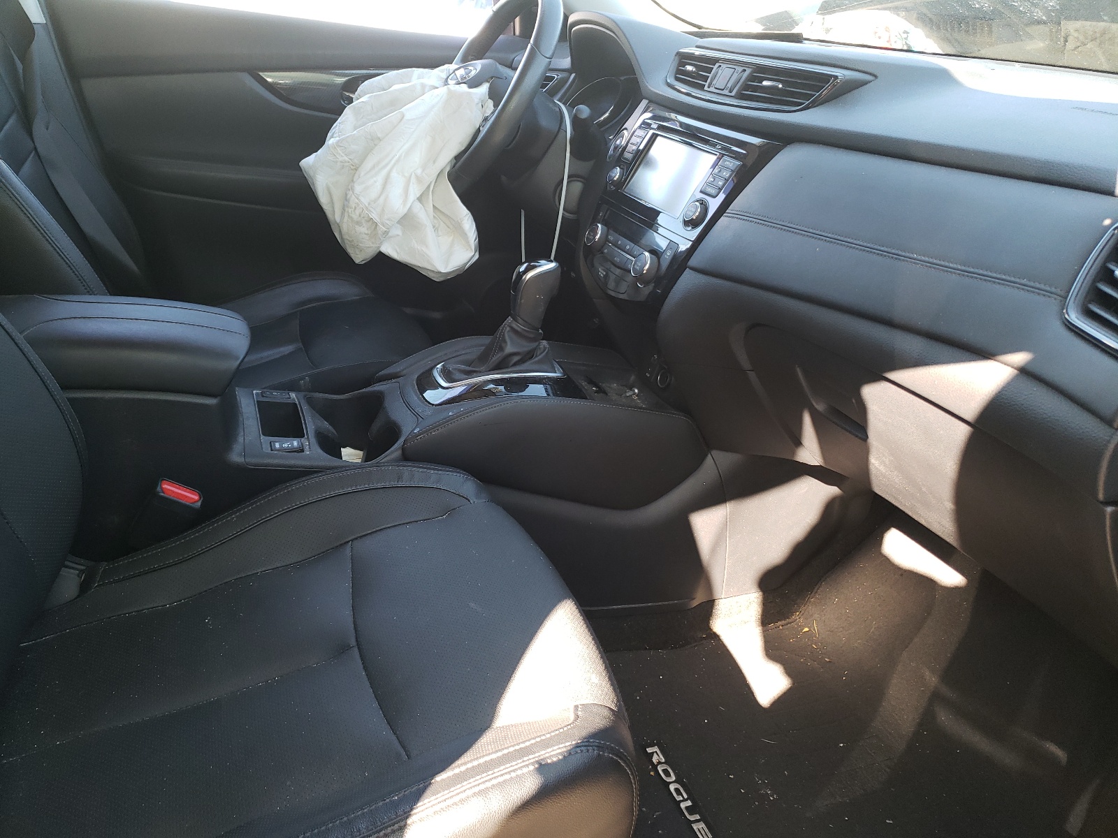 Photo 5 from auction – 2017 NISSAN ROGUE S with VIN 5N1AT2MT8HC859516